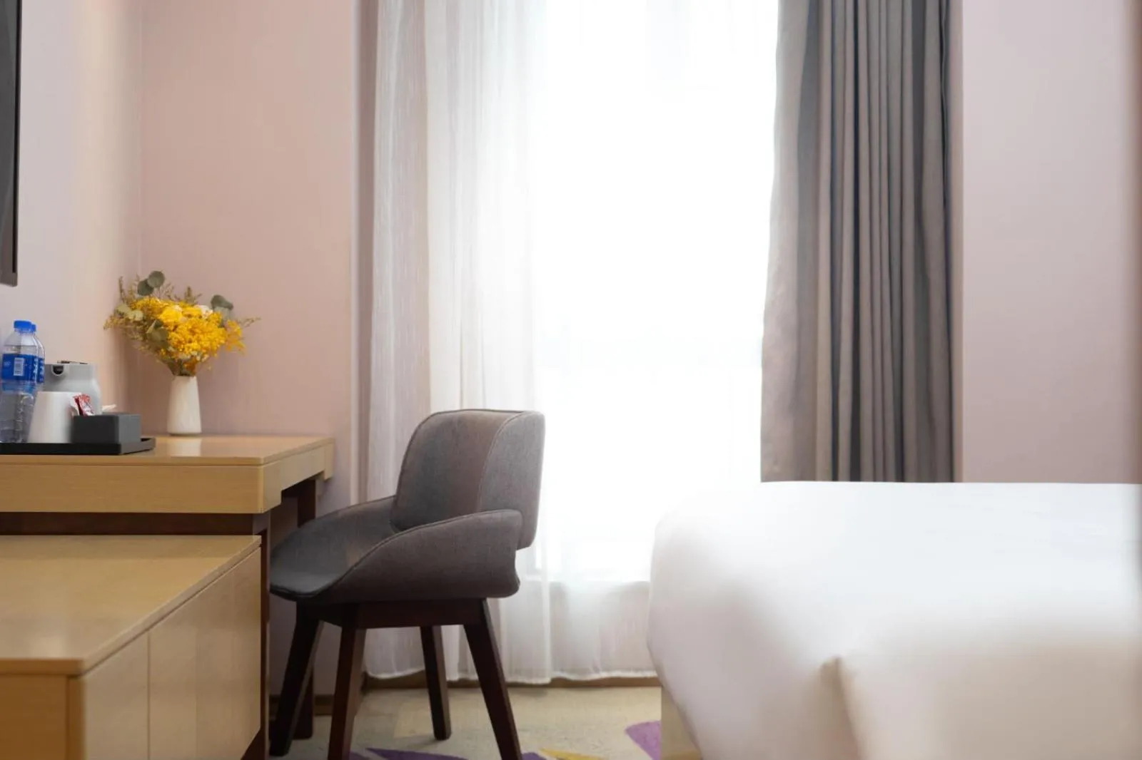 Bed in Guangzhou Baiyun Airport Yunzhi Hotel near Terminal One - Complimentary Shuttle Bus between hotel to Canton Fair Complex during Canton Fair