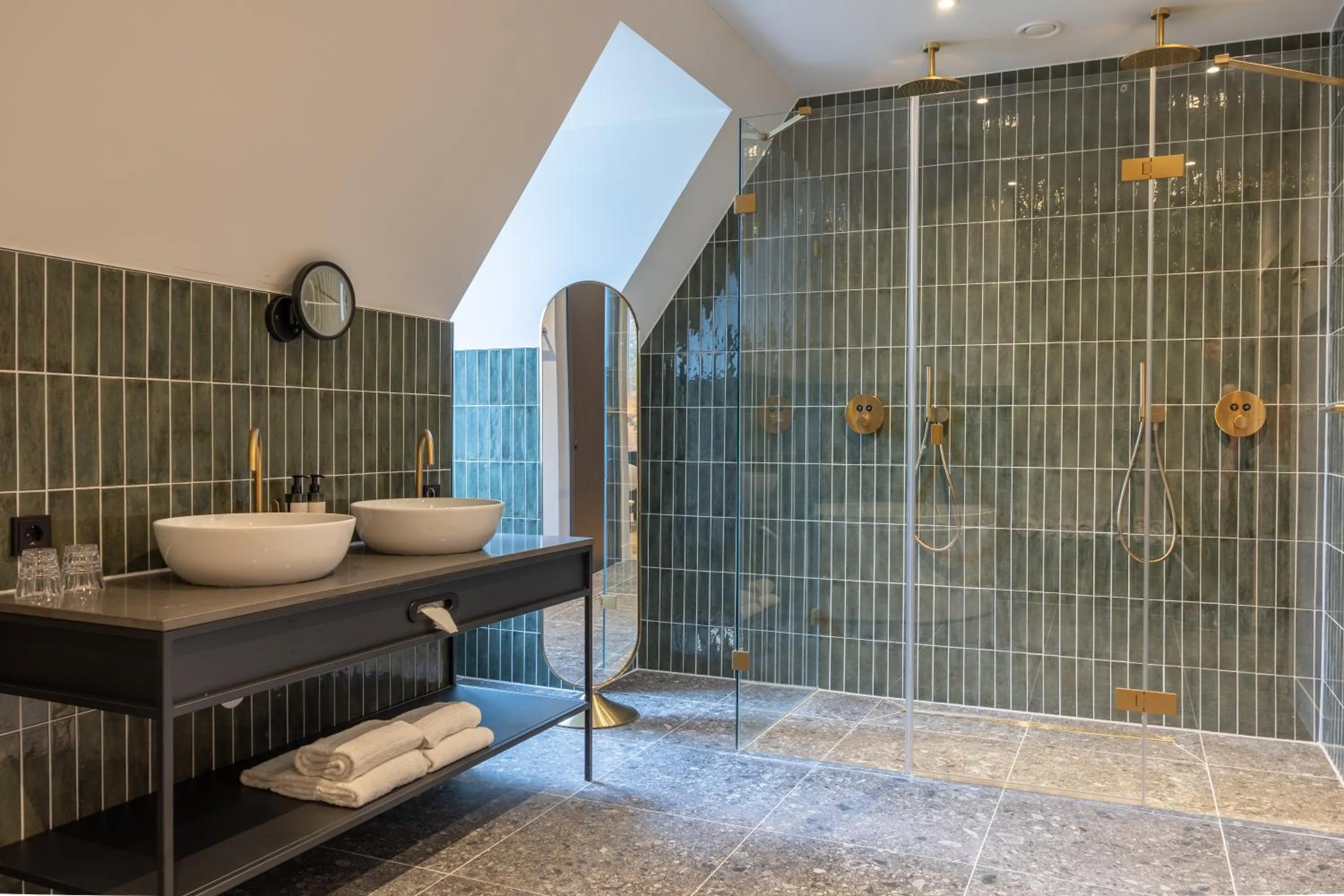 Shower in Van der Valk hotel Den Haag Wassenaar