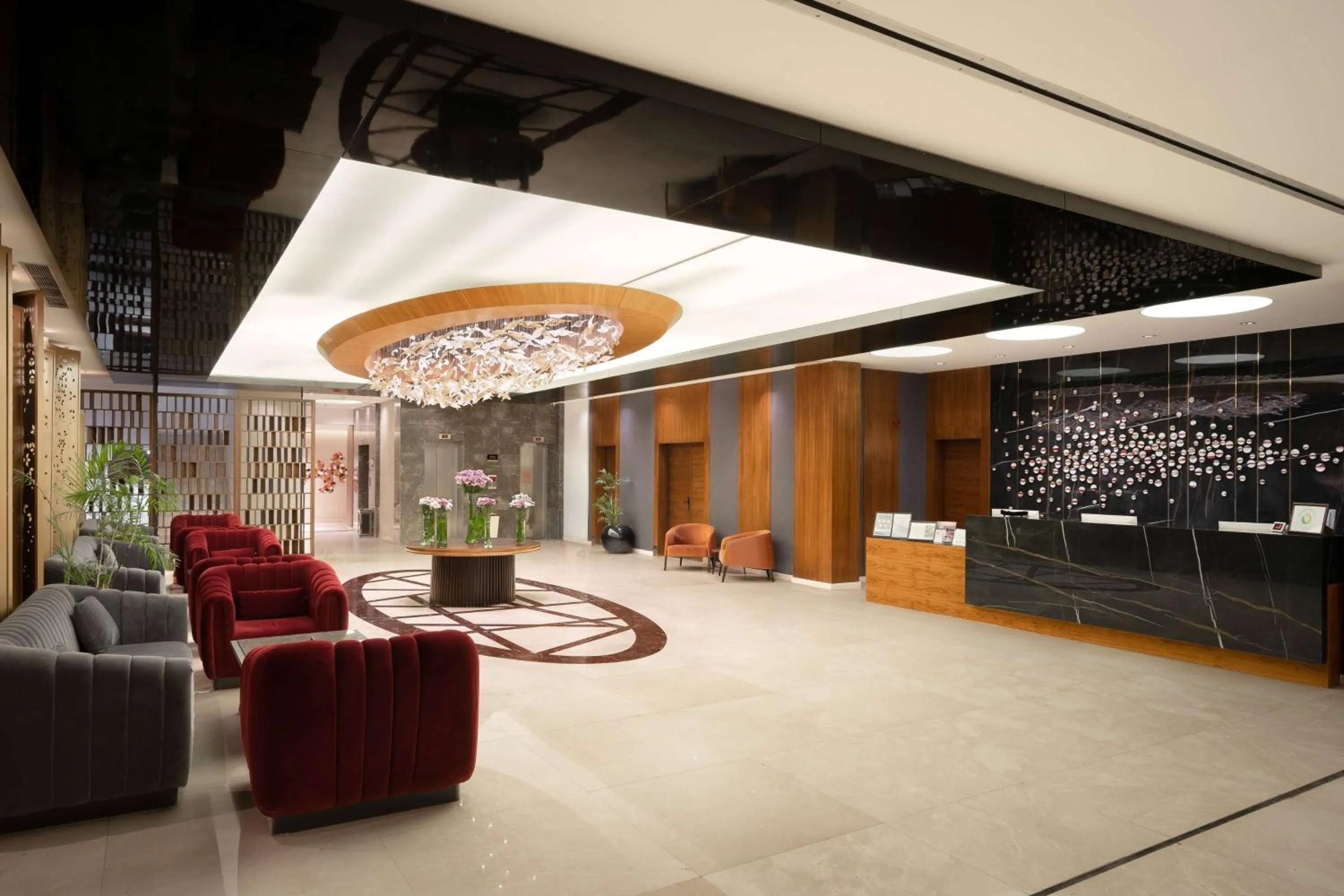 Lobby or reception in Ramada Hotel & Suites by Wyndham Erbil 32 Park