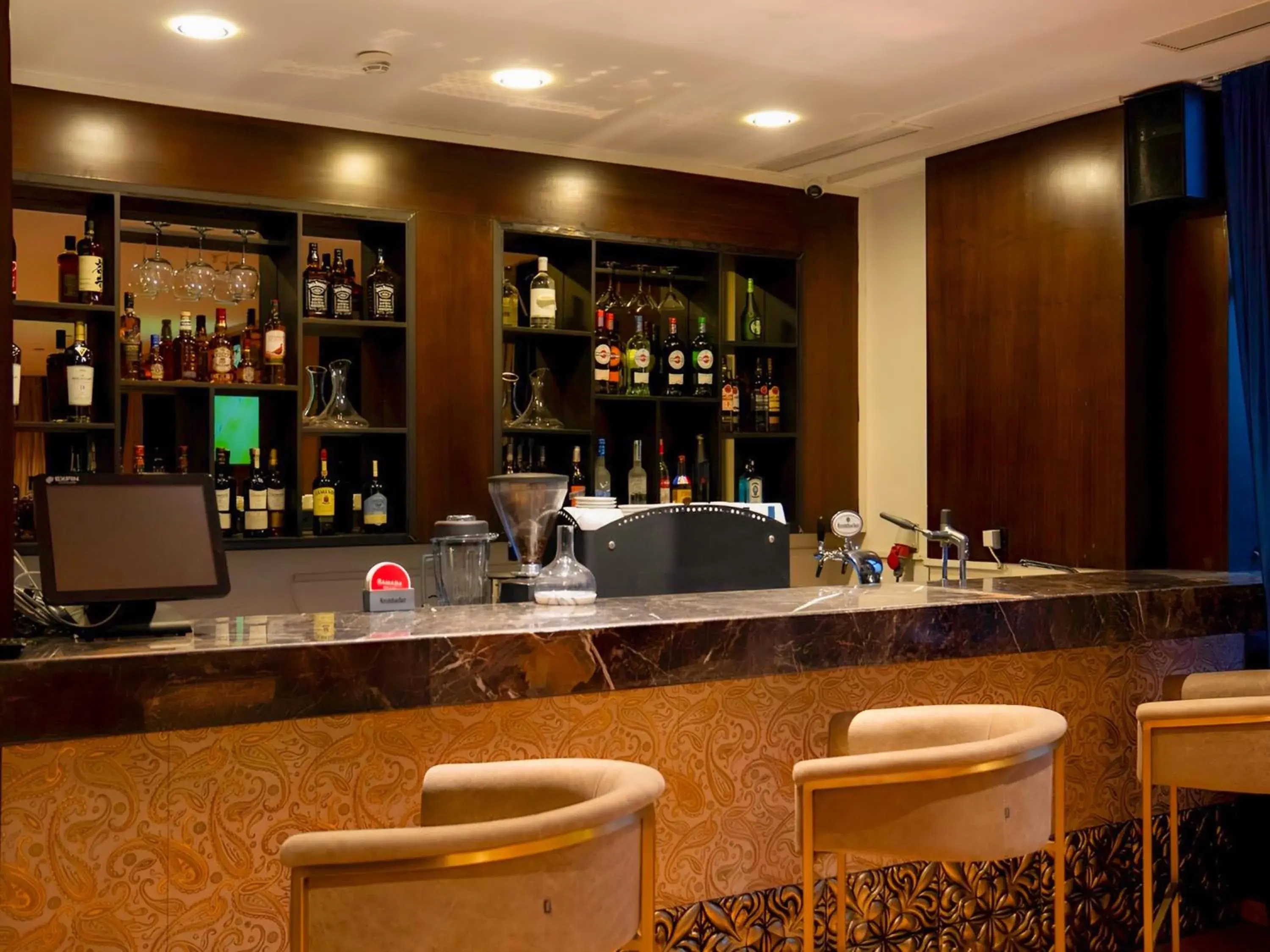 Lounge or bar in Ramada Hotel & Suites by Wyndham Erbil 32 Park Lounge or bar in Ramada Hotel & Suites by Wyndham Erbil 32 Park
