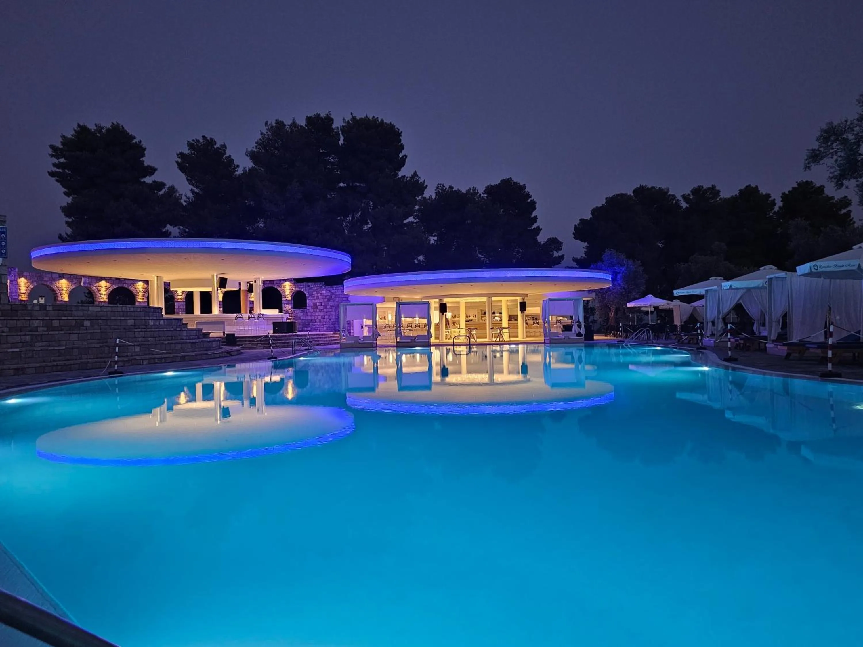 Night in O Paradise beach Resort and Spa