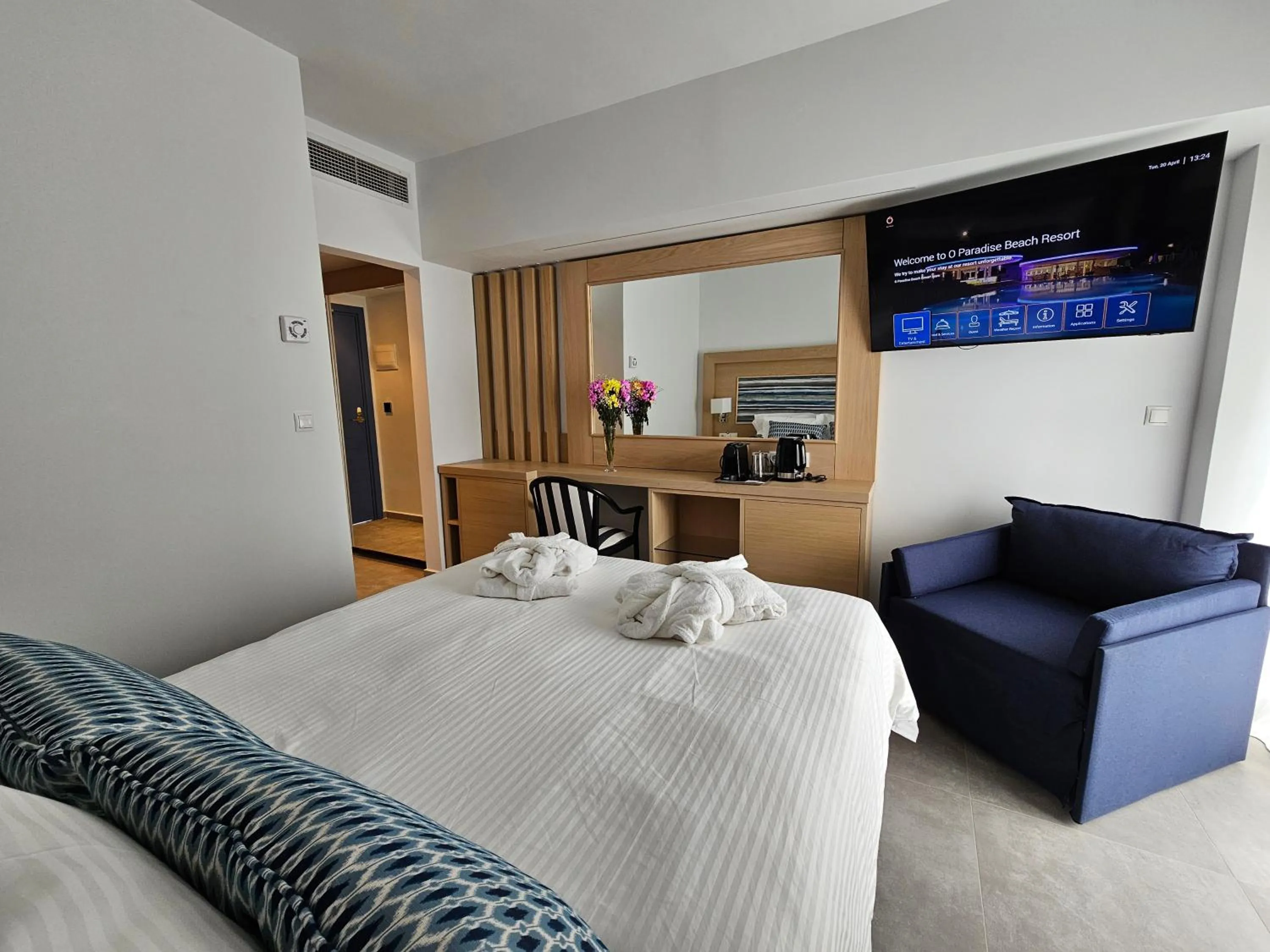 Photo of the whole room in O Paradise beach Resort and Spa