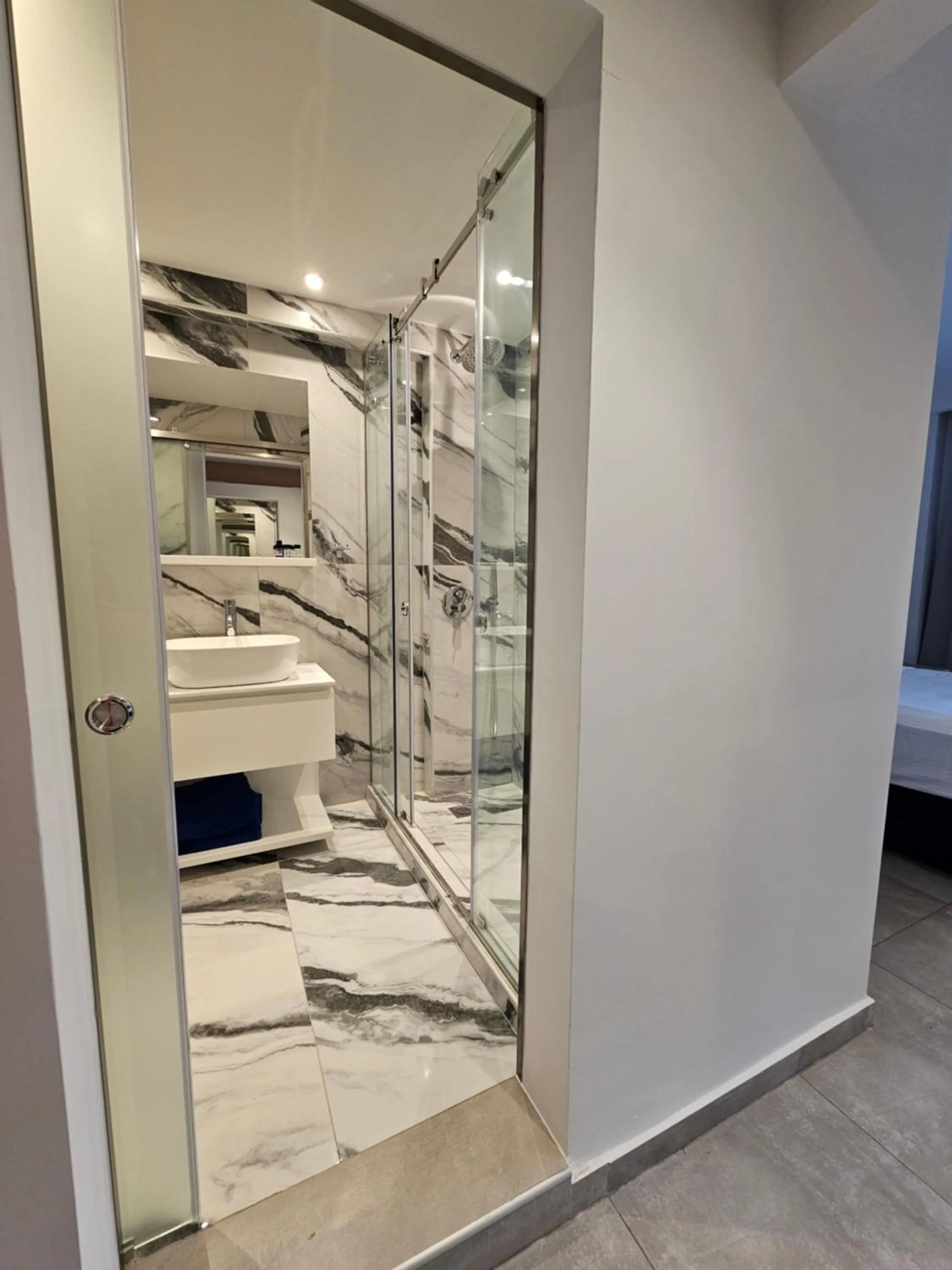 Shower in O Paradise beach Resort and Spa