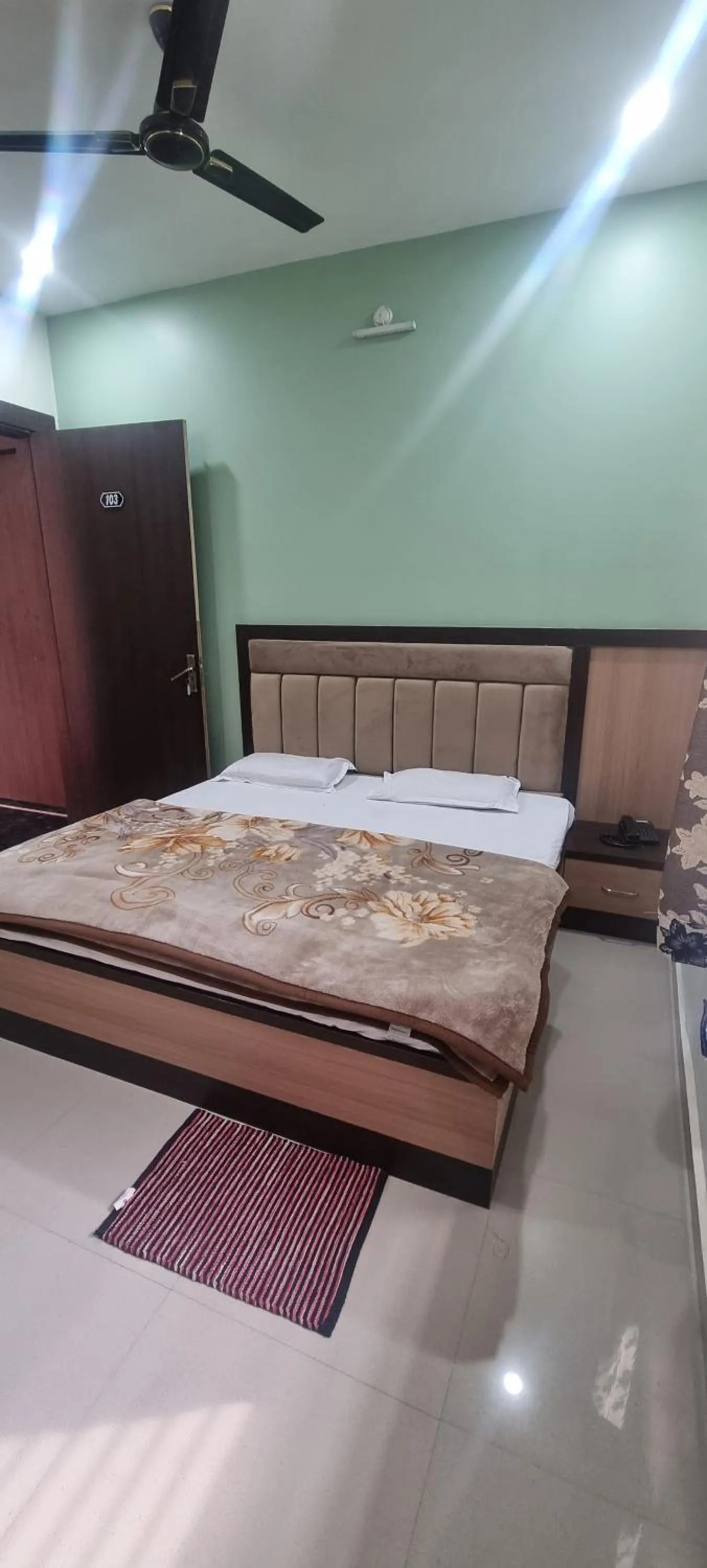 Bed in Saraswati Dhaam