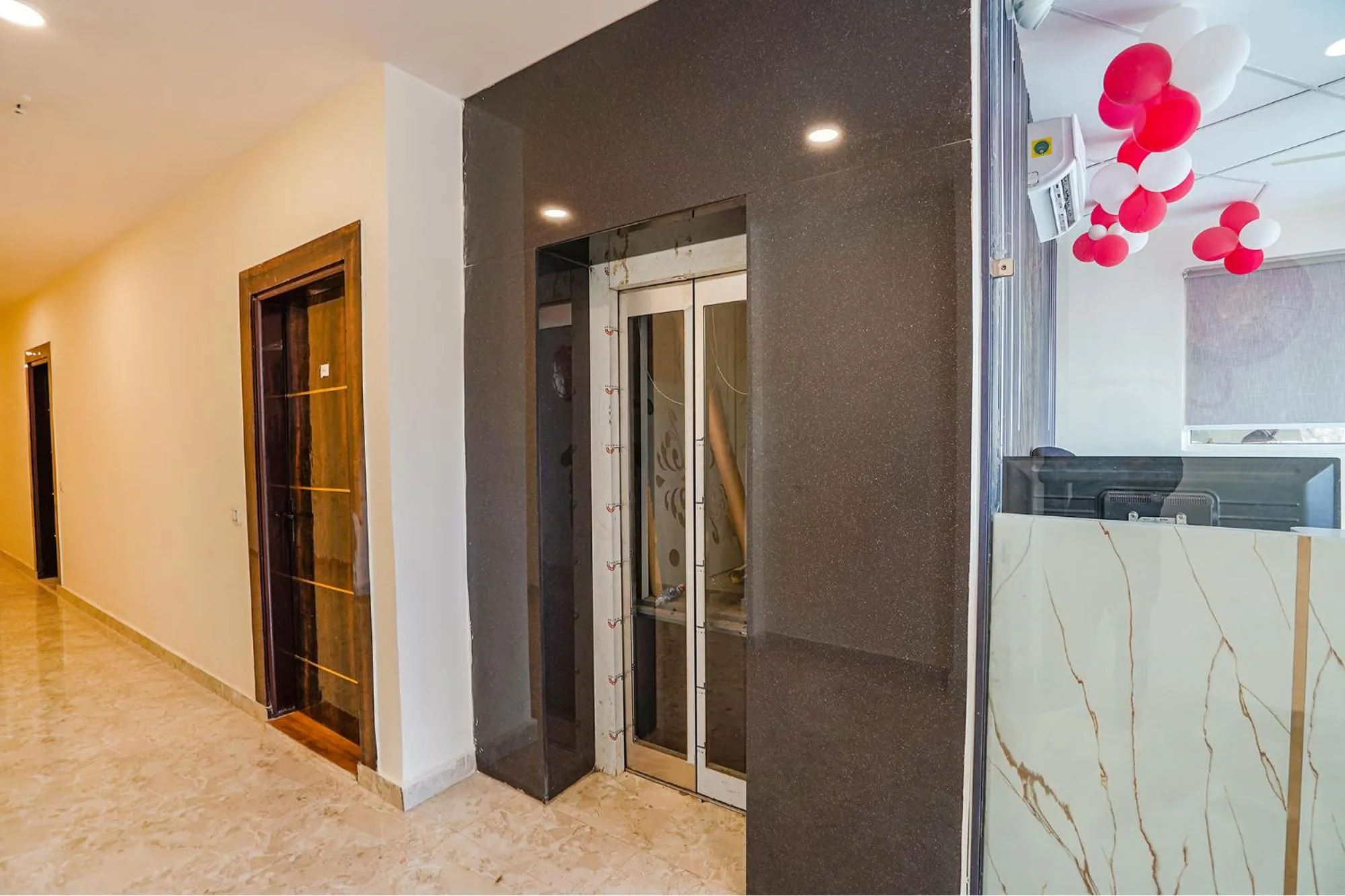 elevator in Via Red Diamond