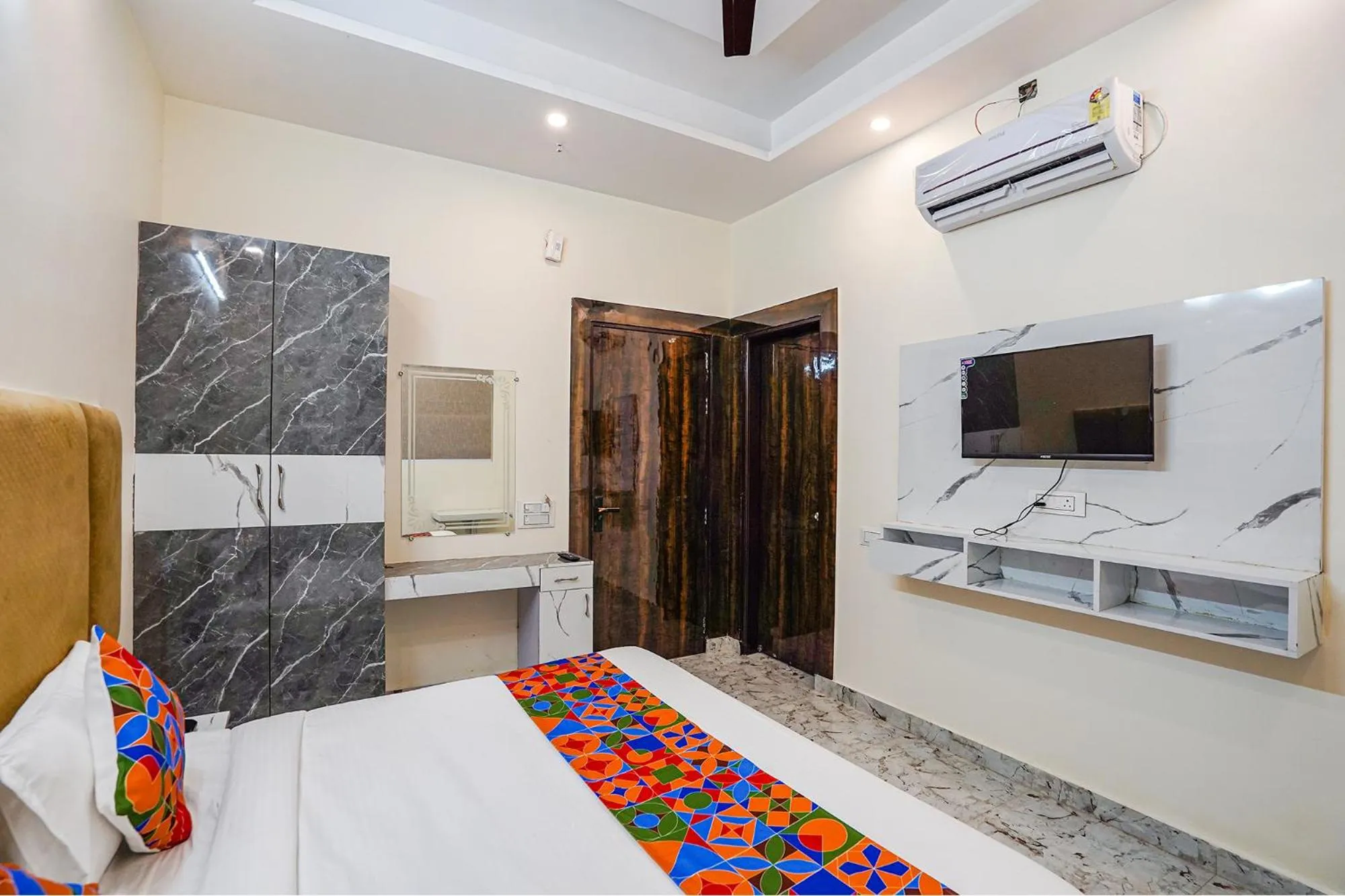 Bed in Via Red Diamond