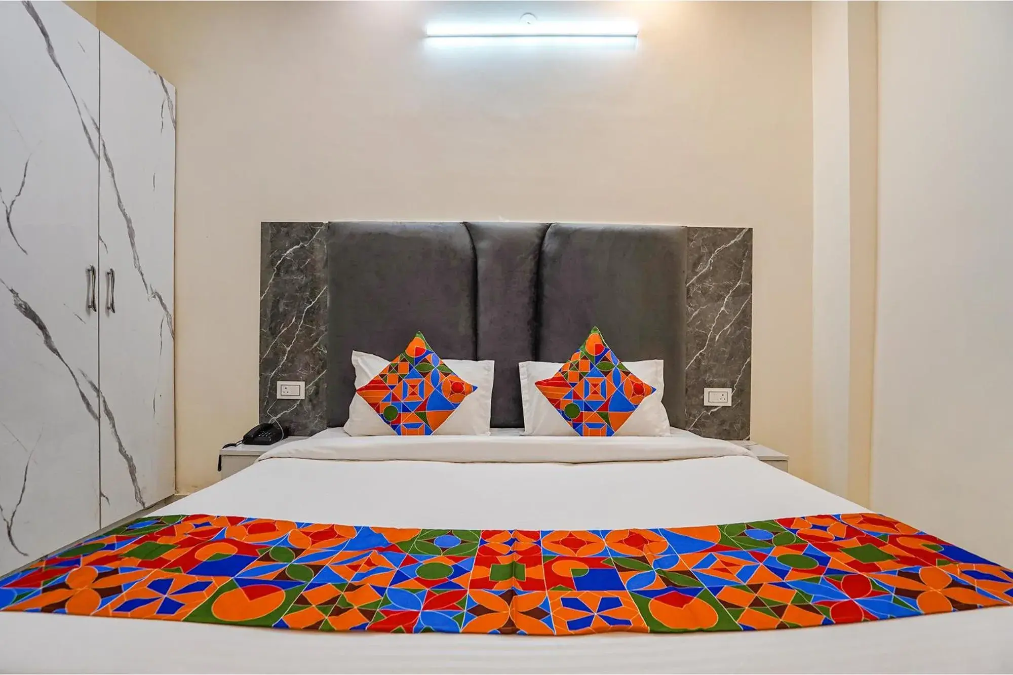 Bed in Via Red Diamond Bed in Via Red Diamond