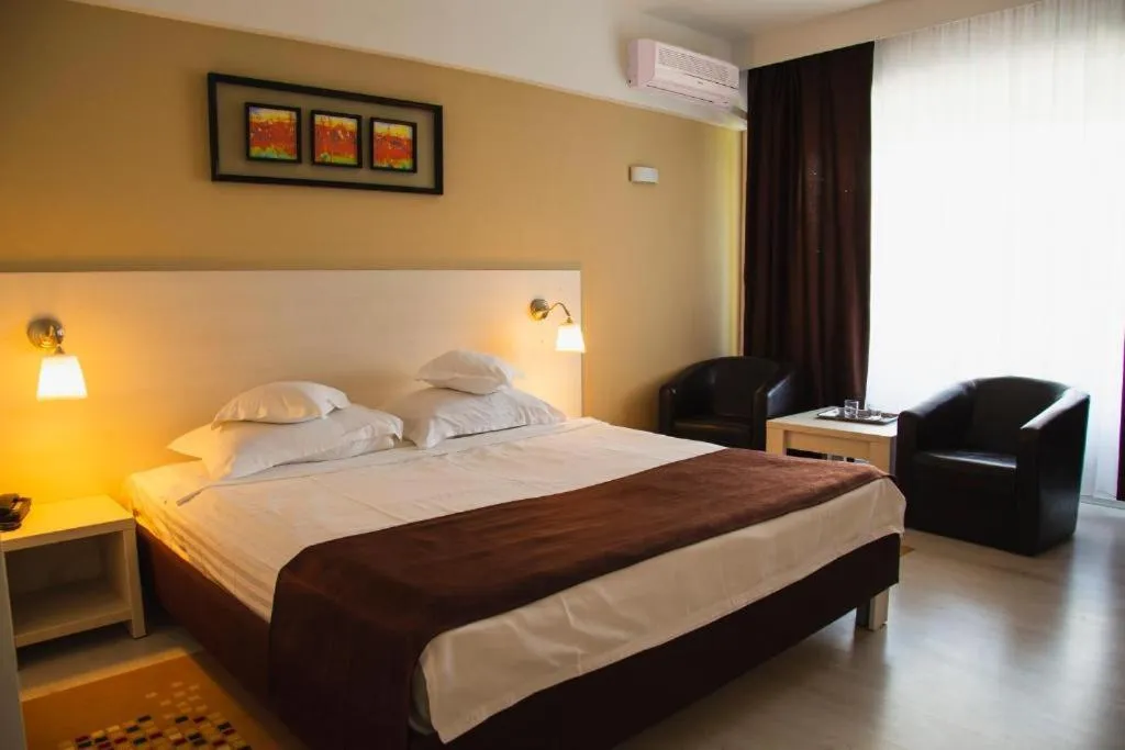 Photo of the whole room in Hotel Ambasador Mamaia