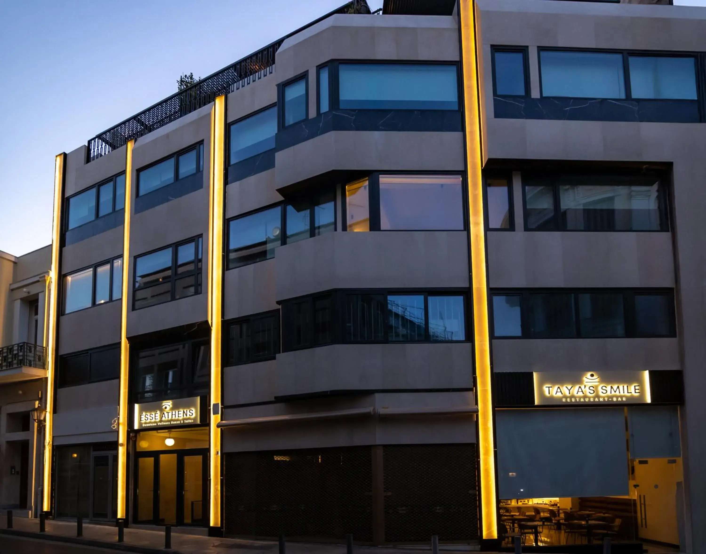 Property building in Esse Athens Property building in Esse Athens