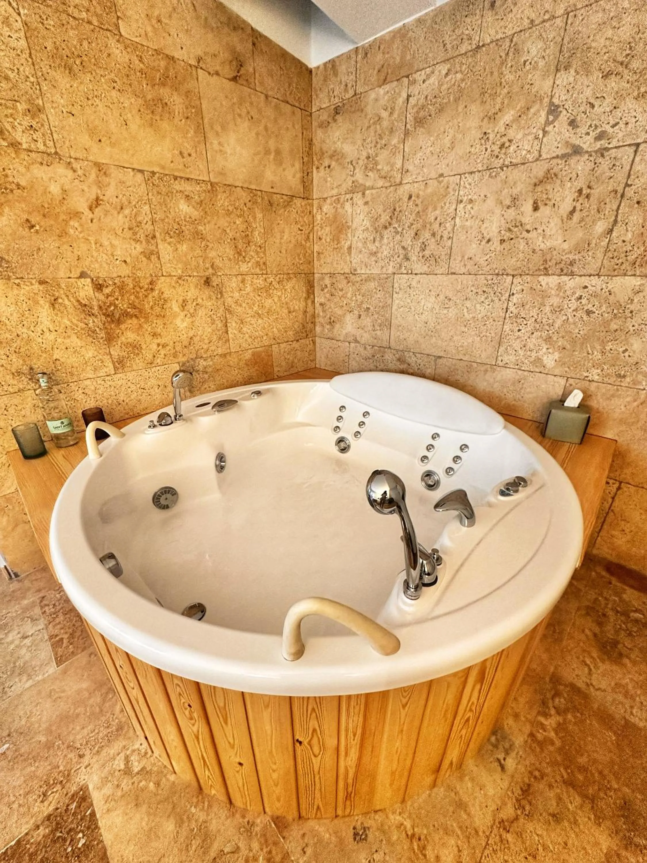 Bathroom in Boutique Hotel Comtal Empuries