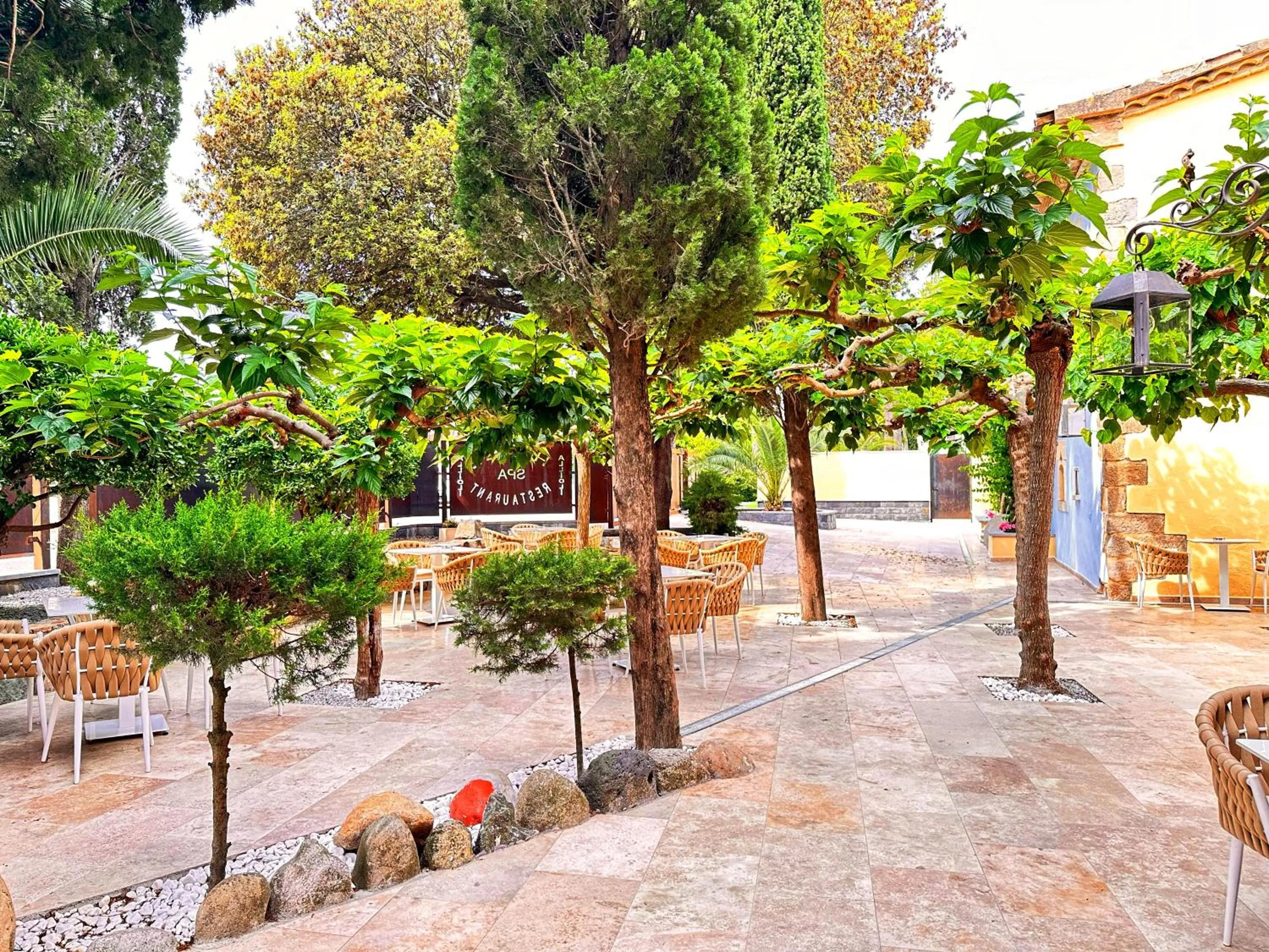 Facade/entrance in Boutique Hotel Comtal Empuries