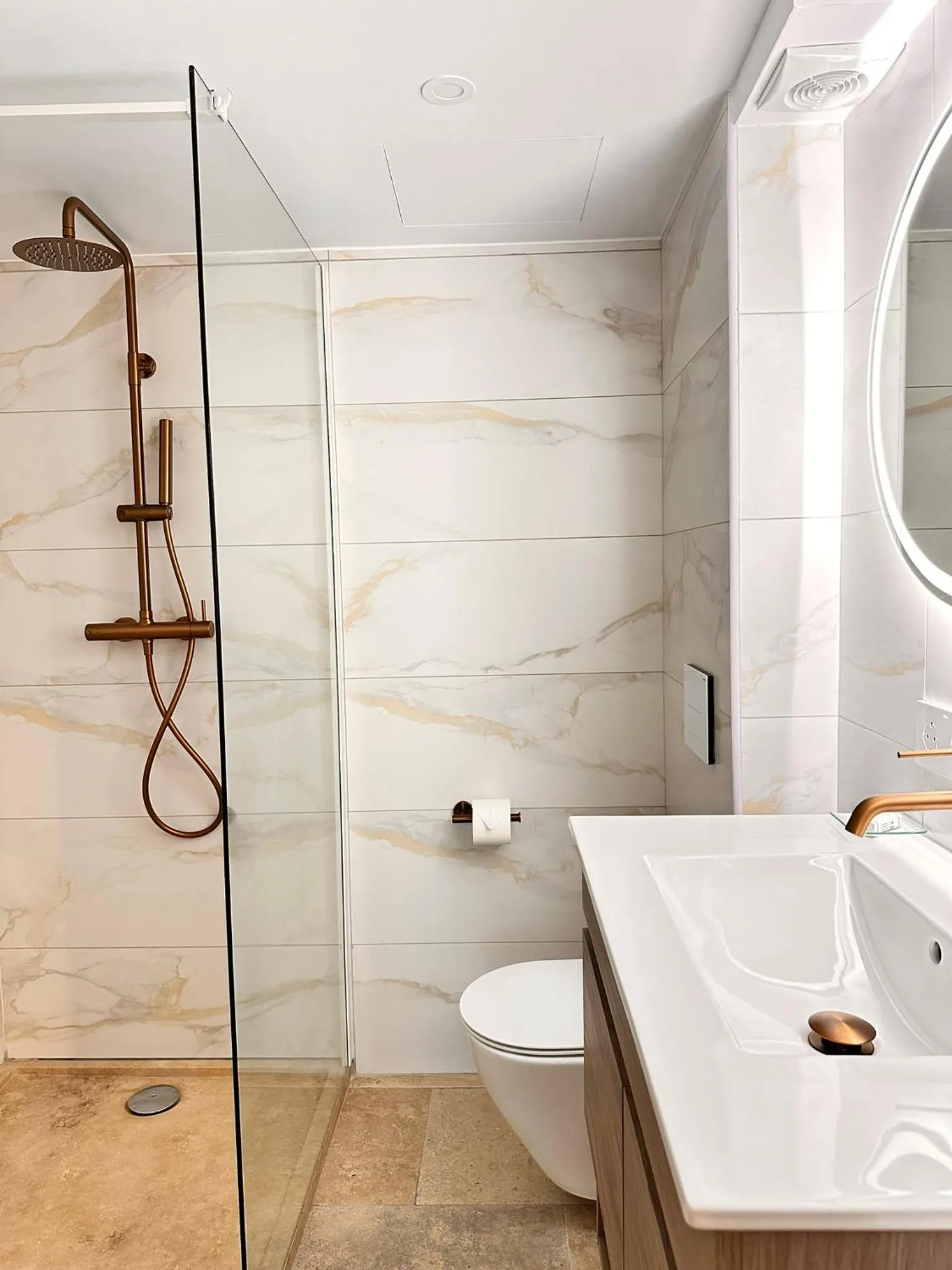 Bathroom in Boutique Hotel Comtal Empuries