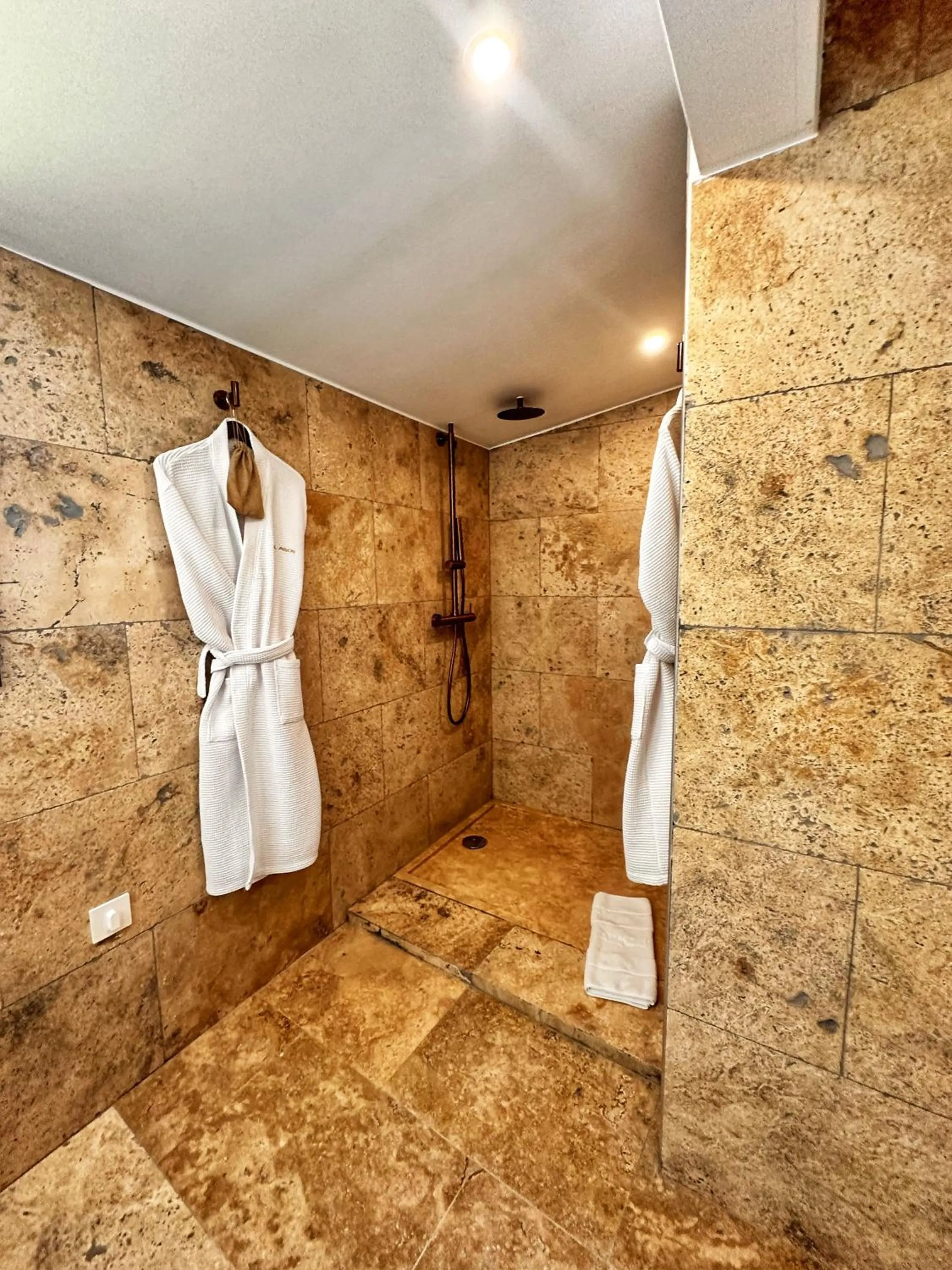 Bathroom in Boutique Hotel Comtal Empuries