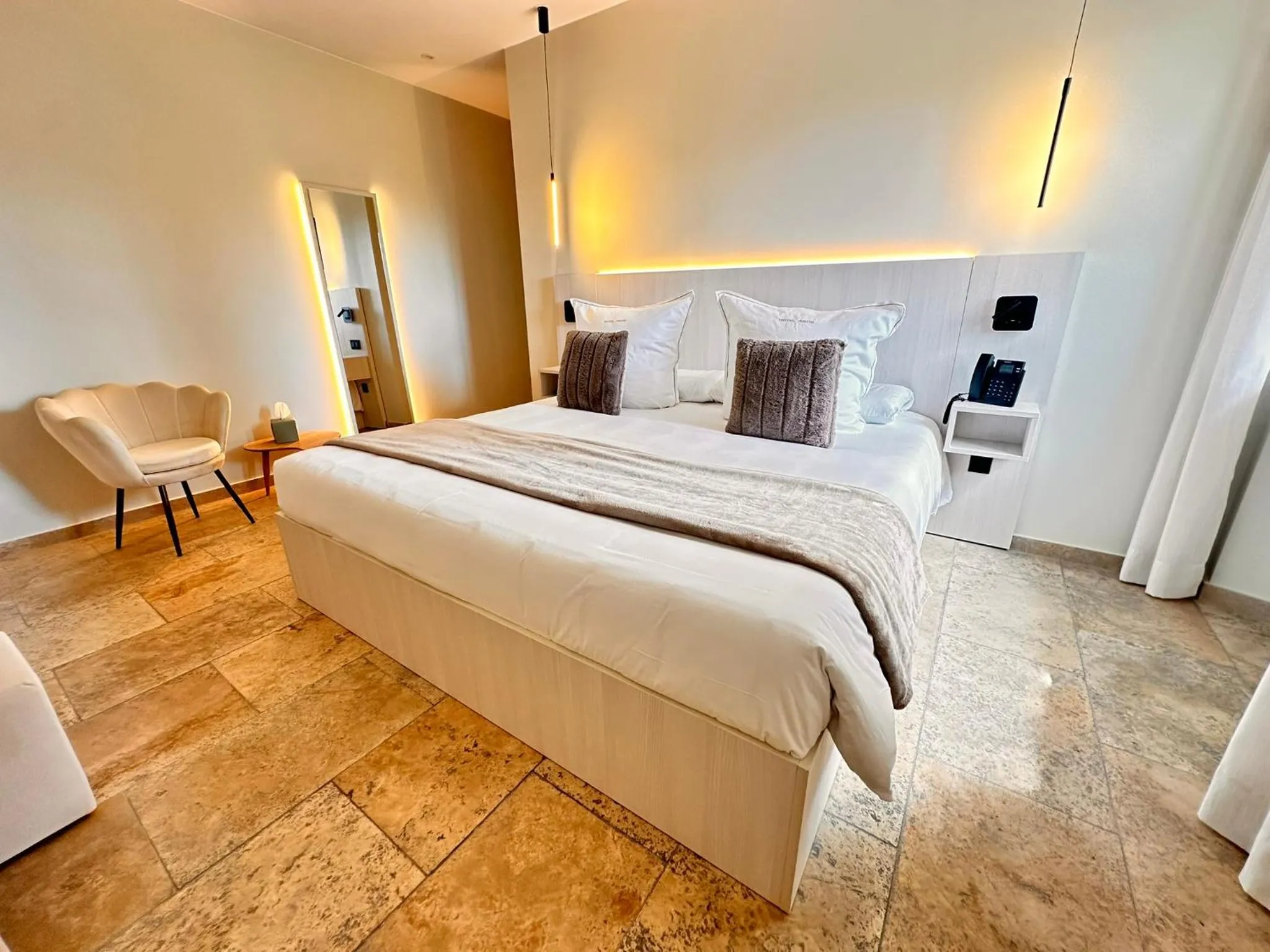 Photo of the whole room, Bed in Boutique Hotel Comtal Empuries