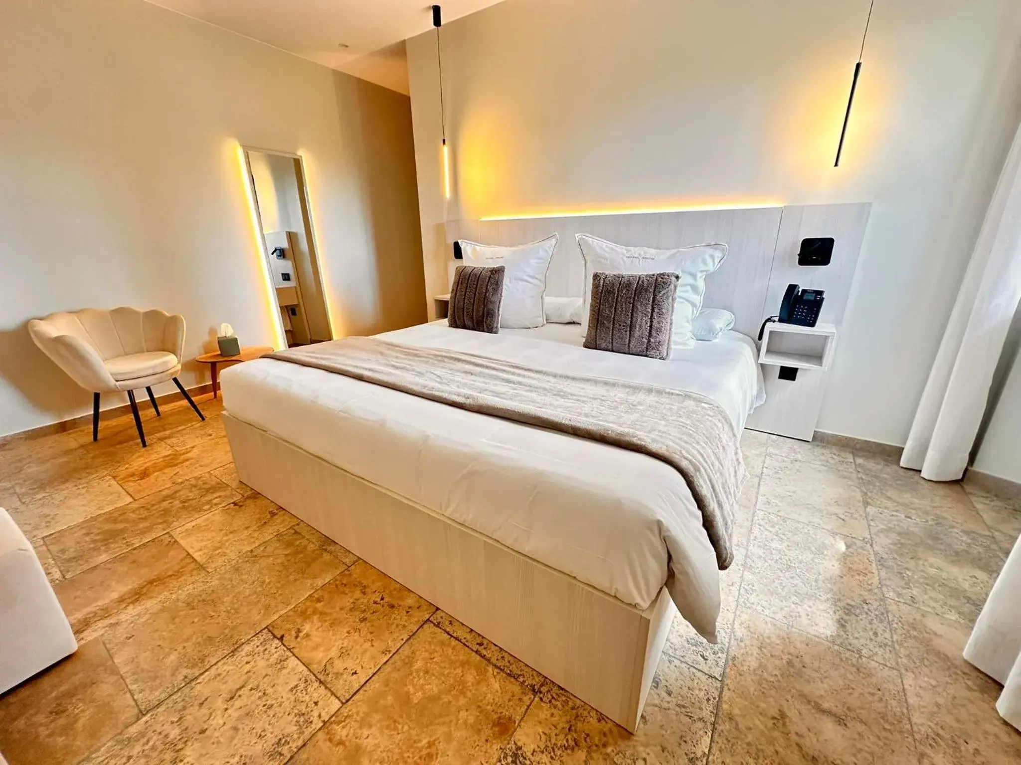 Superior Double Single Use Room Breakfast Included in Boutique Hotel Comtal Empuries Superior Double Single Use Room Breakfast Included in Boutique Hotel Comtal Empuries