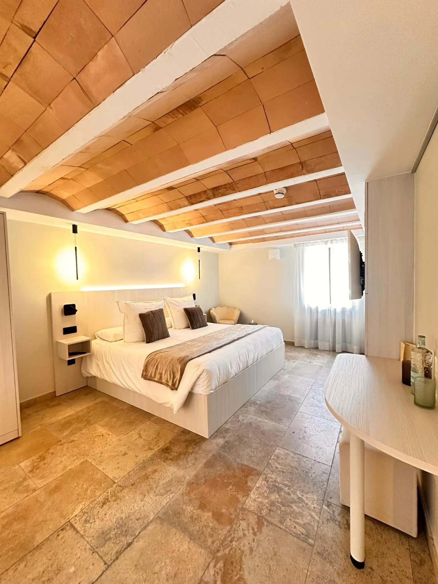 Photo of the whole room, Bed in Boutique Hotel Comtal Empuries