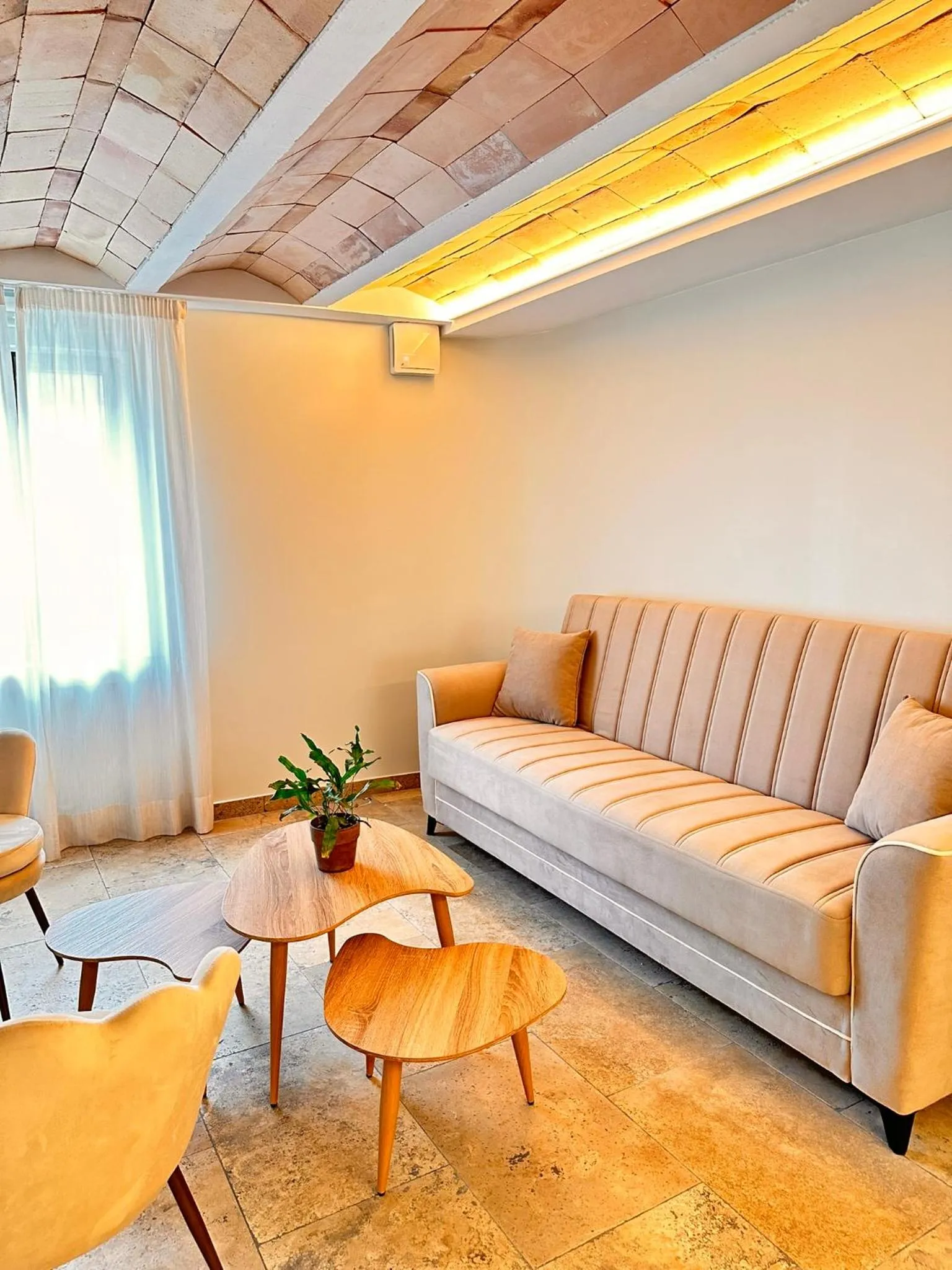 Photo of the whole room in Boutique Hotel Comtal Empuries