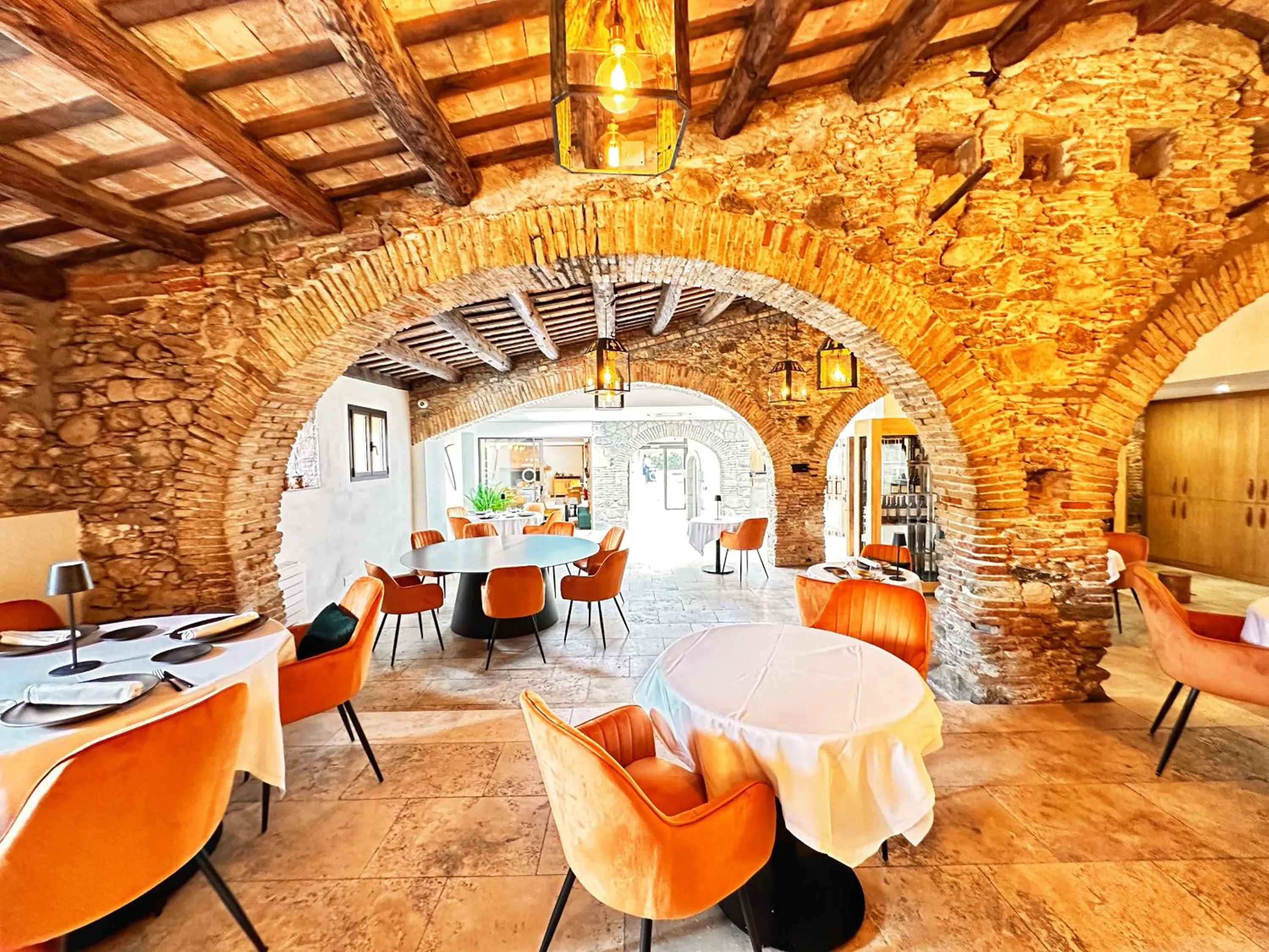 Restaurant/places to eat in Boutique Hotel Comtal Empuries