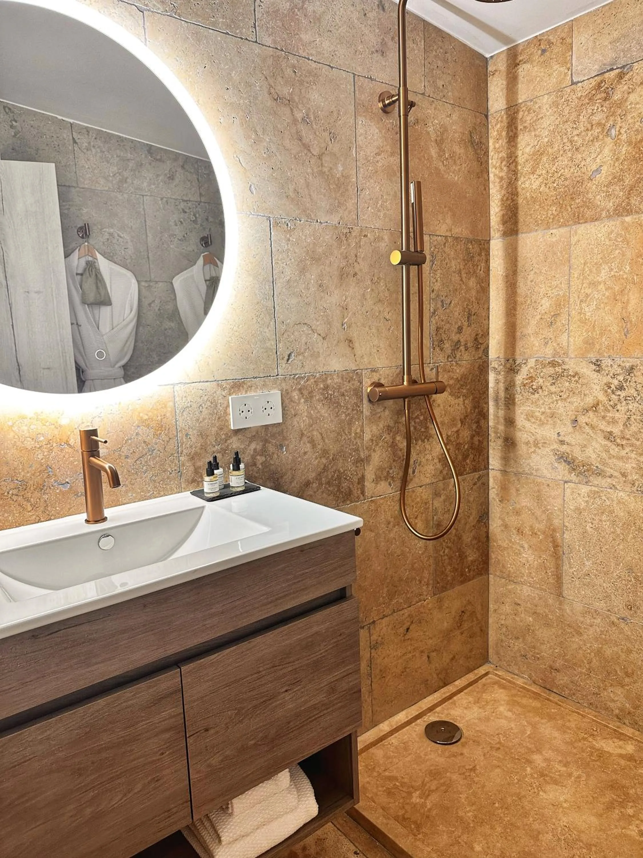 Bathroom in Boutique Hotel Comtal Empuries