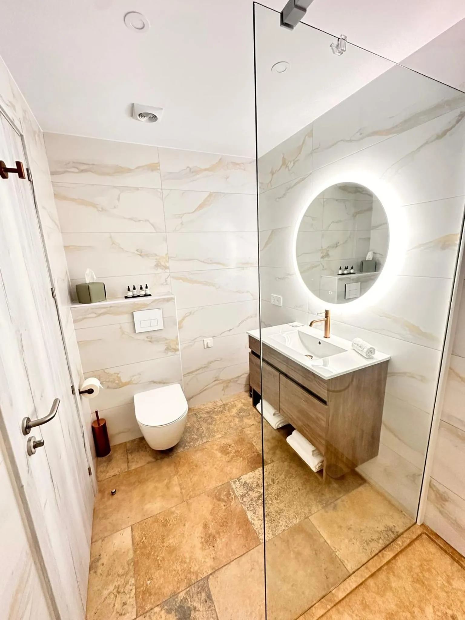 Toilet in Boutique Hotel Comtal Empuries