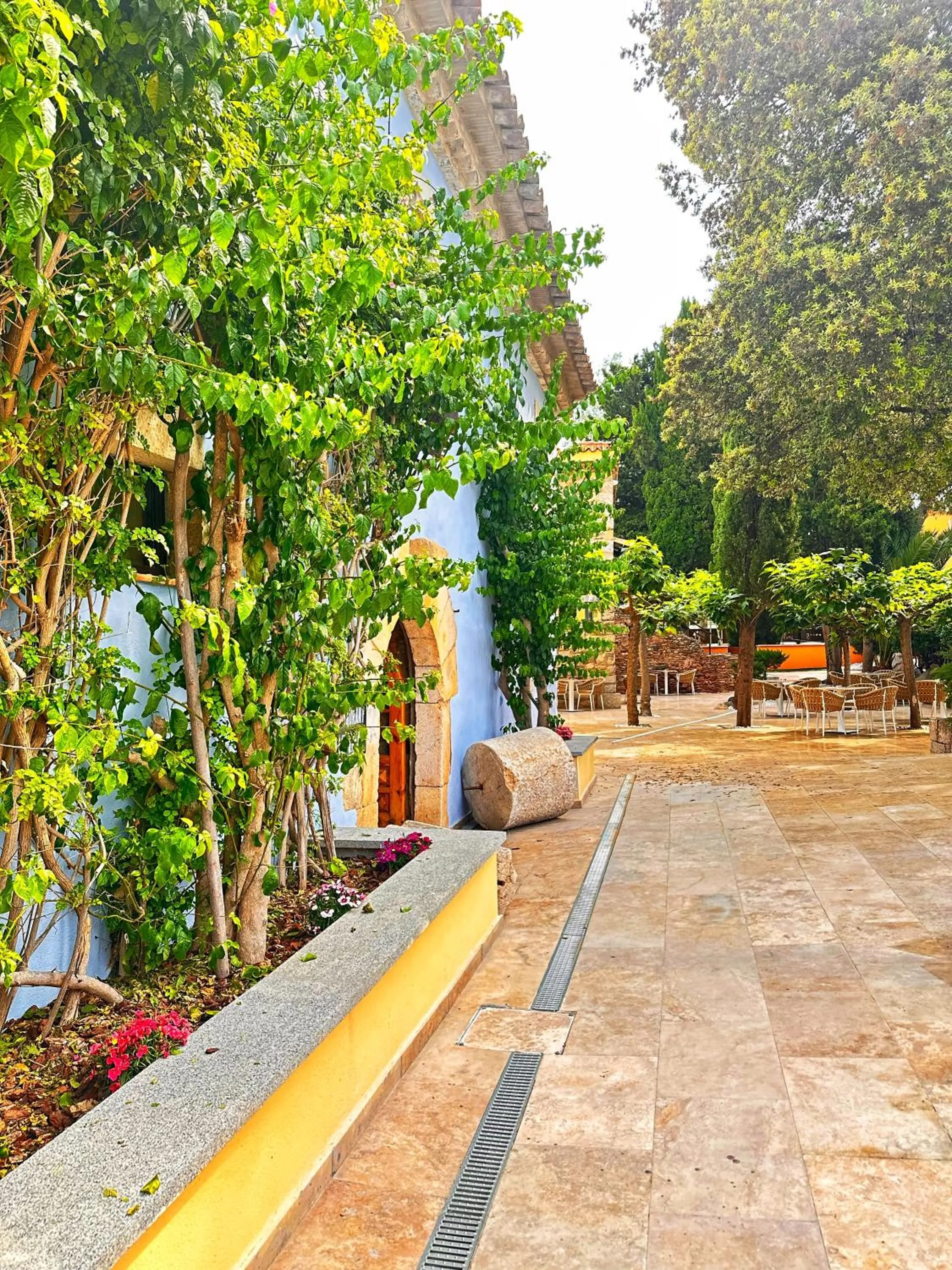 Facade/entrance in Boutique Hotel Comtal Empuries