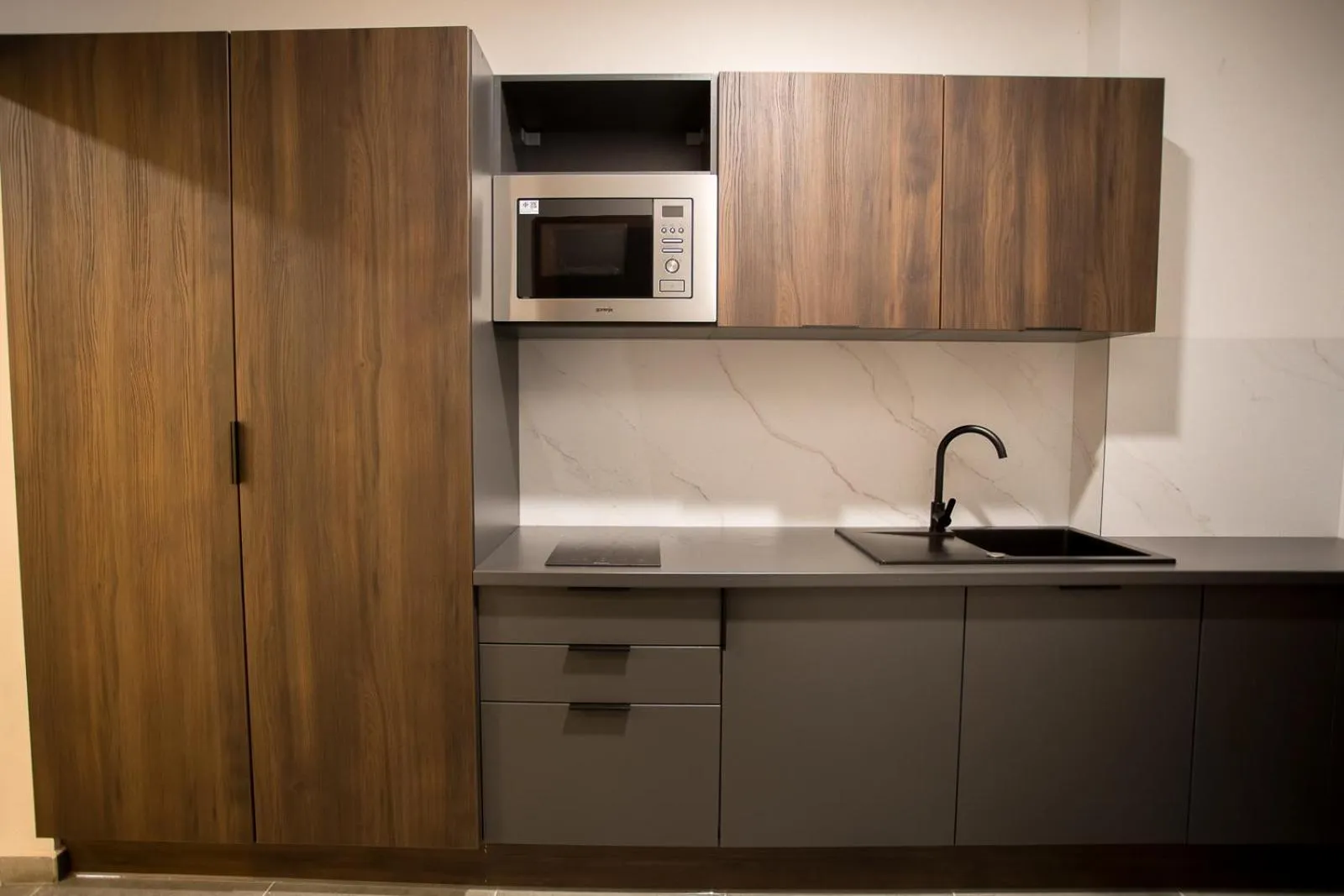 Kitchen or kitchenette in Hotel Golden Palace