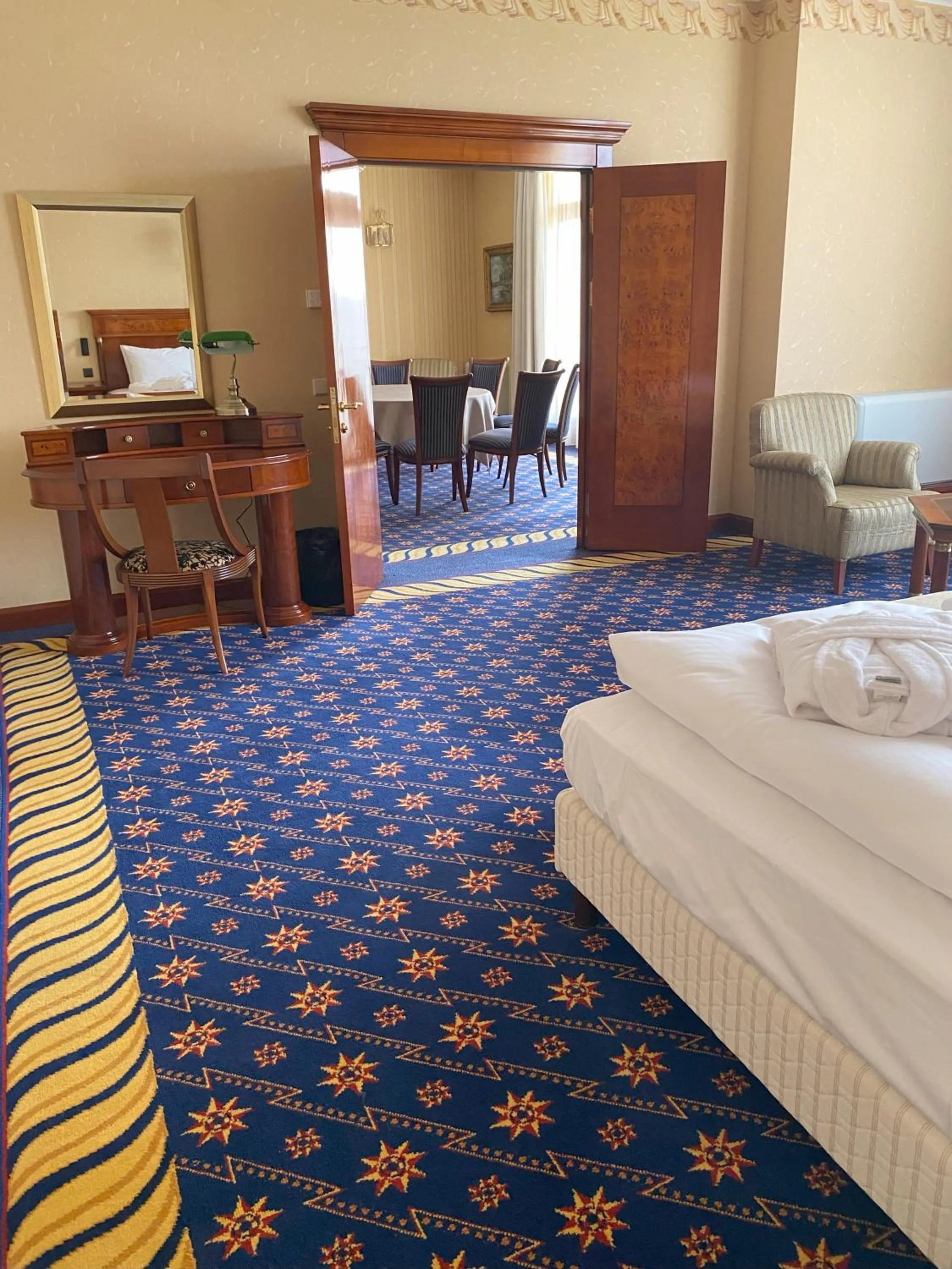 Bed in Hotel Golden Palace