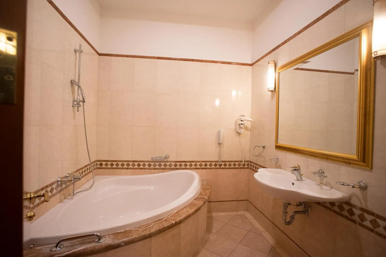 Bathroom in Hotel Golden Palace