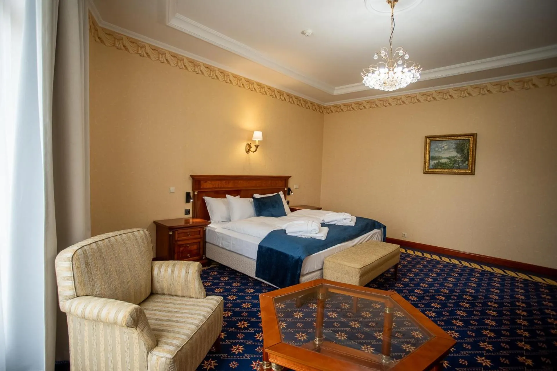 Bed in Hotel Golden Palace