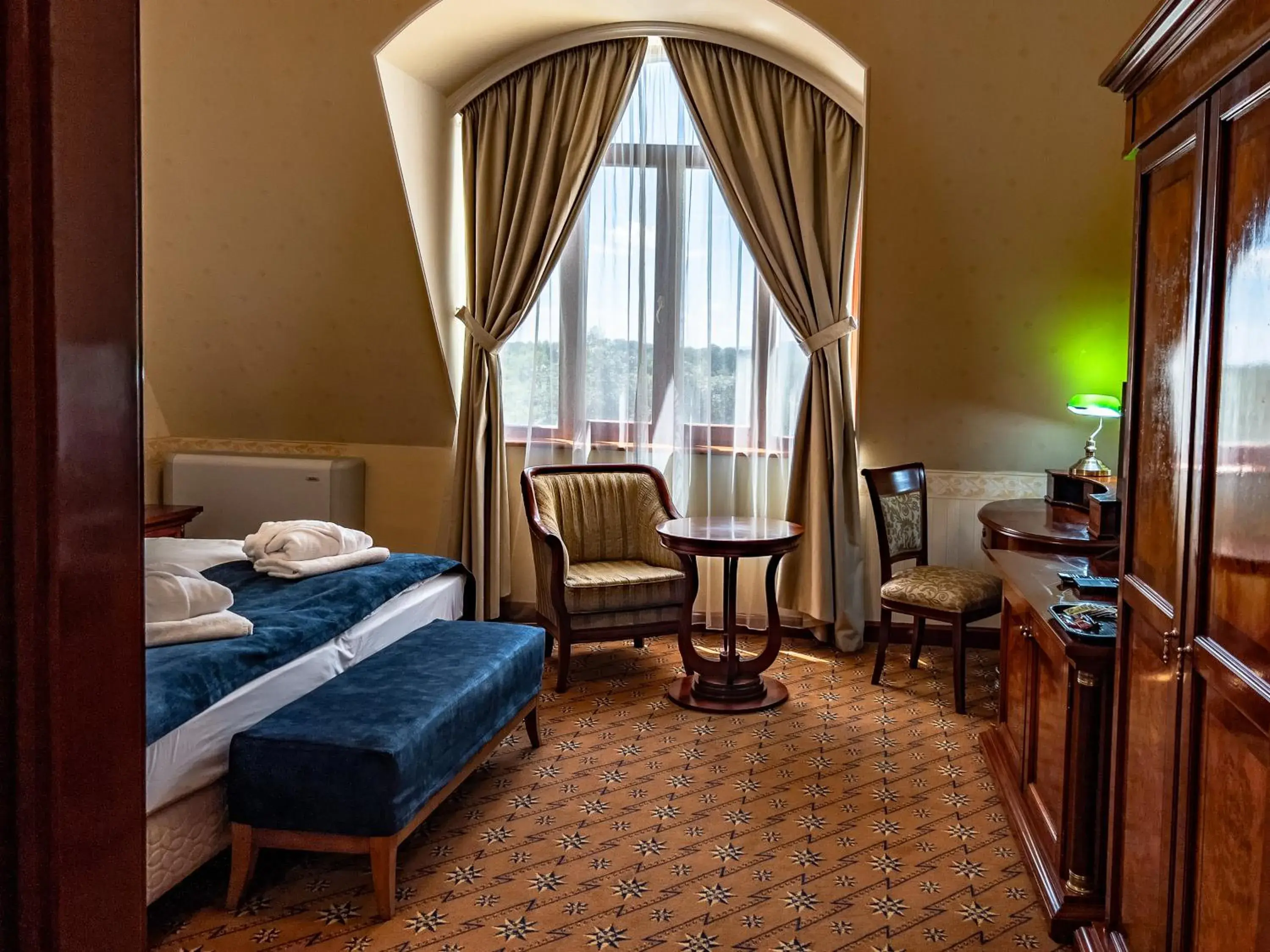 Large Double Room - single occupancy in Hotel Golden Palace Large Double Room - single occupancy in Hotel Golden Palace