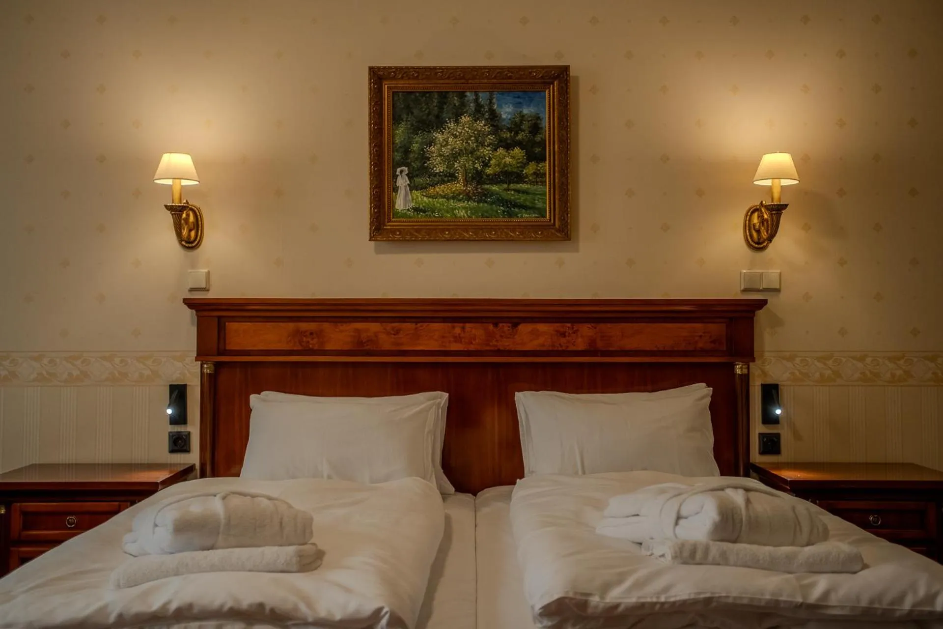 Bed in Hotel Golden Palace