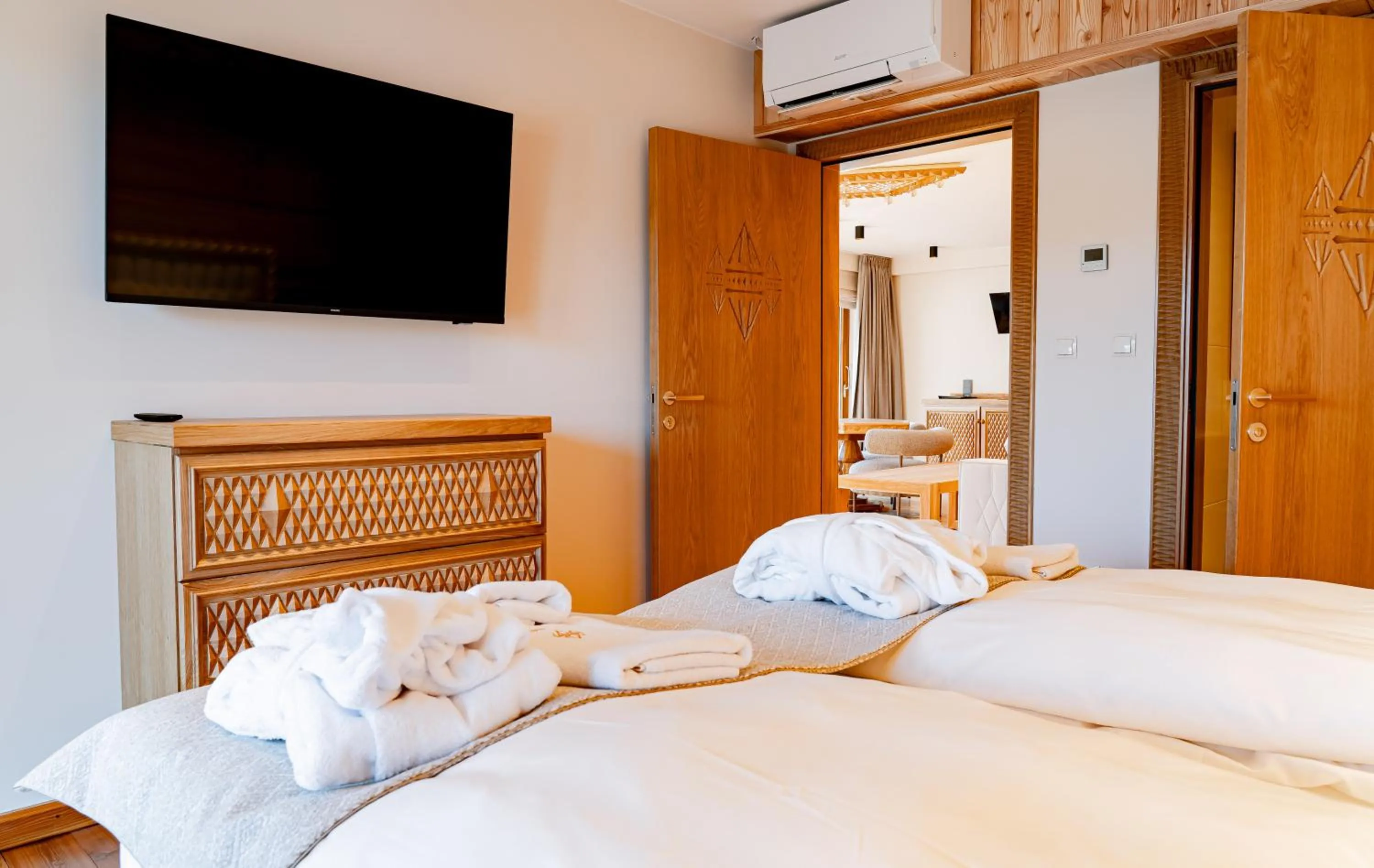 Bed in Mountain Diamond Resort