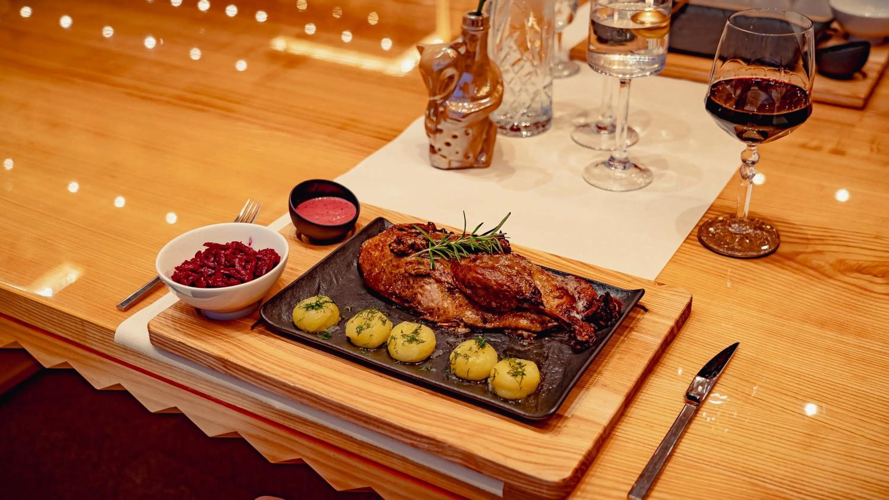 Restaurant/places to eat in Mountain Diamond Resort