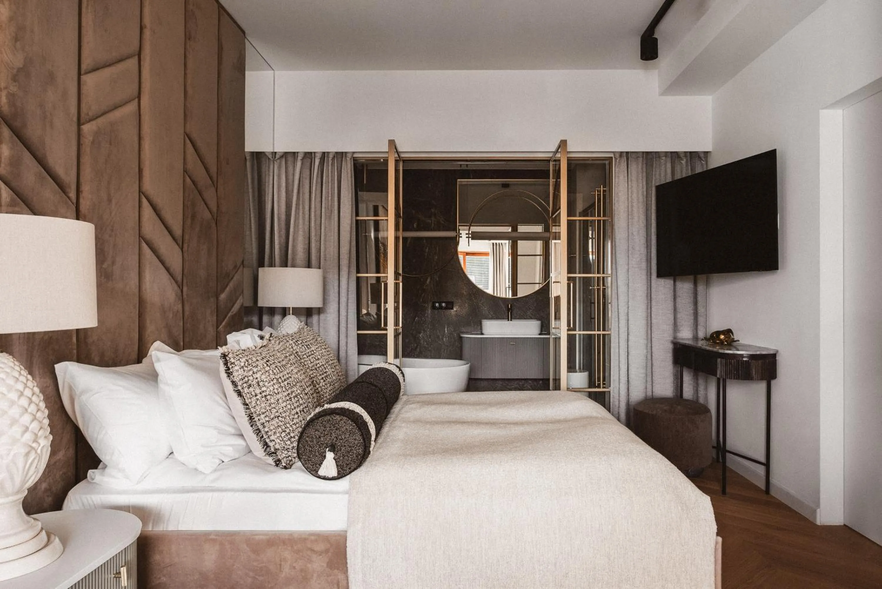 Bed in Mountain Diamond Resort