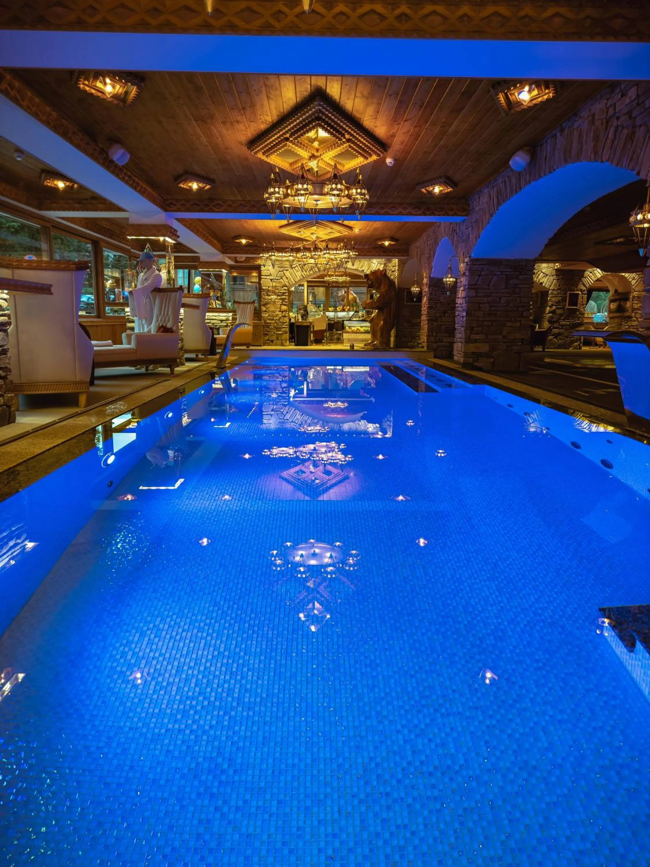 Swimming pool in Mountain Diamond Resort