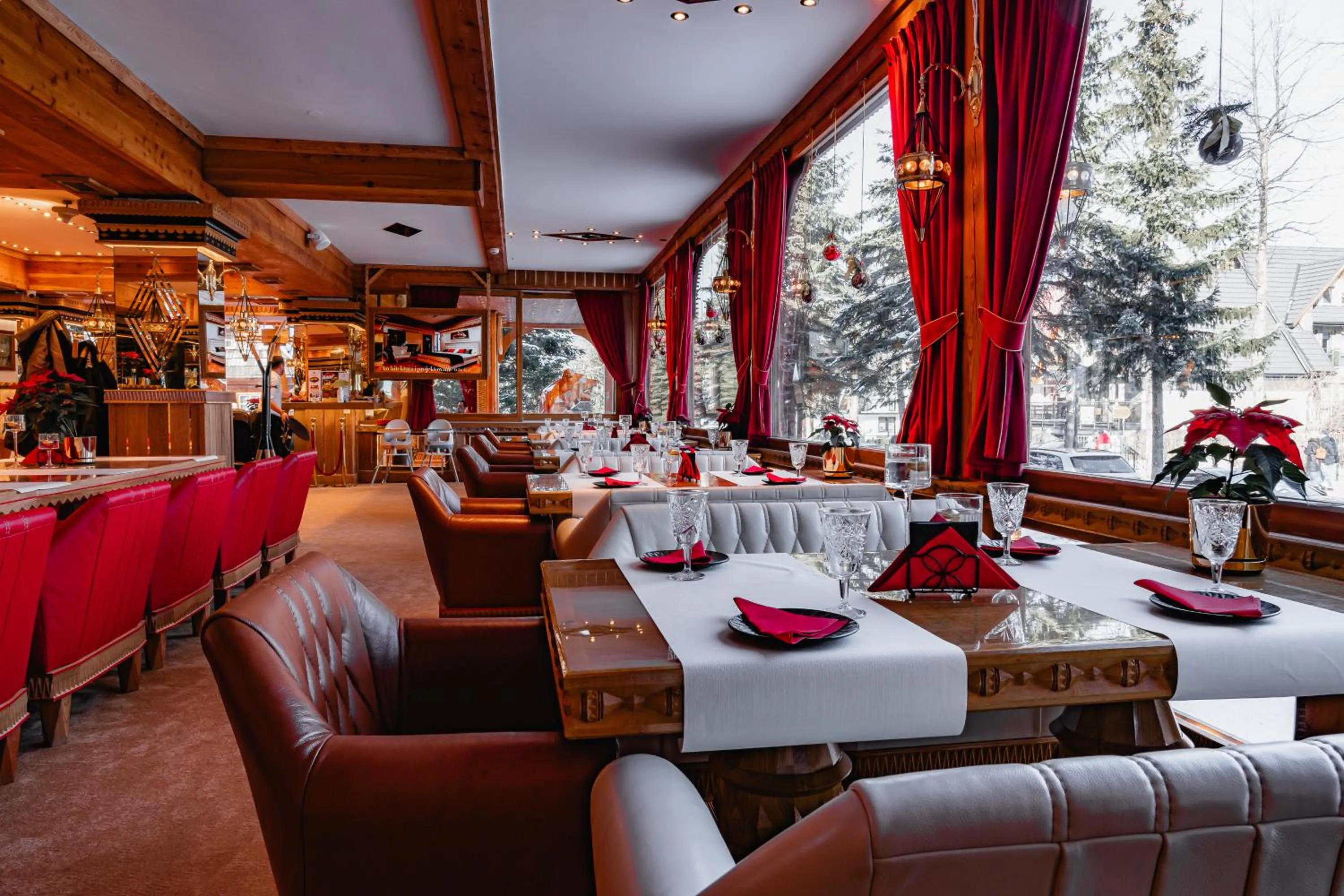 Restaurant/places to eat in Mountain Diamond Resort