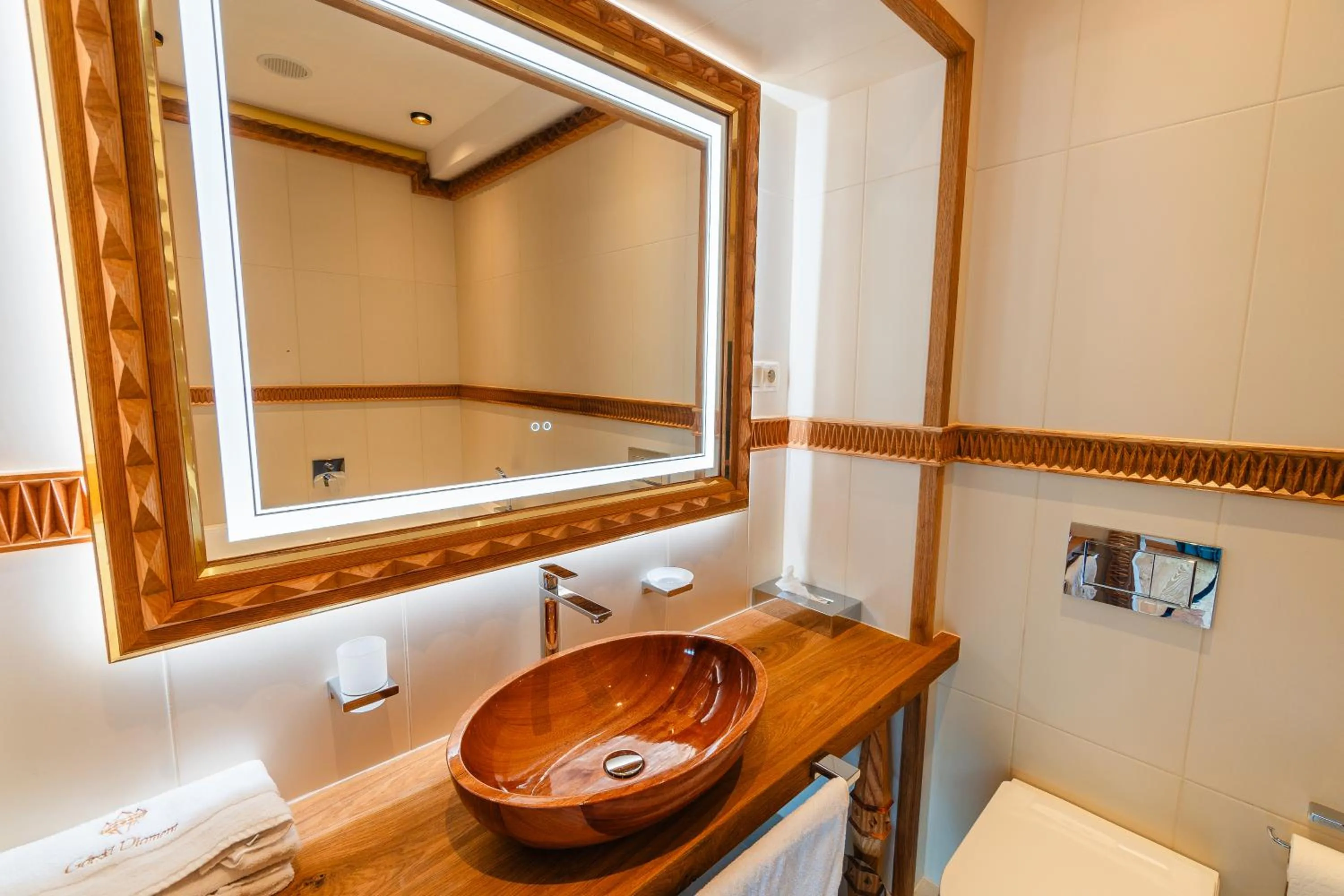 Toilet in Mountain Diamond Resort
