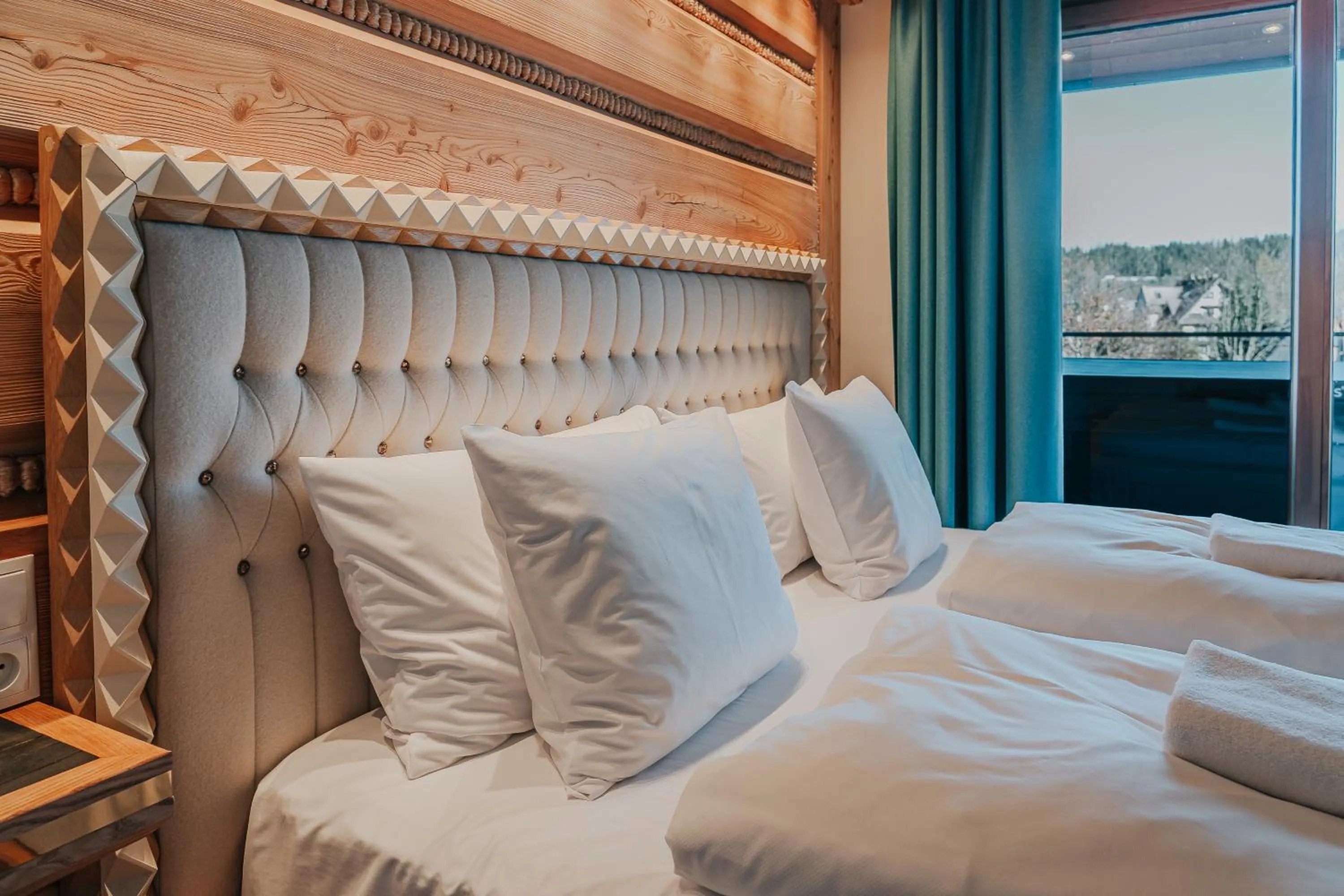 Bed in Mountain Diamond Resort