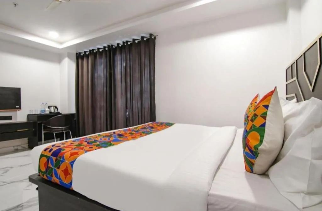 Bed in Hotel GreySky Karkardooma AnandVihar New Delhi