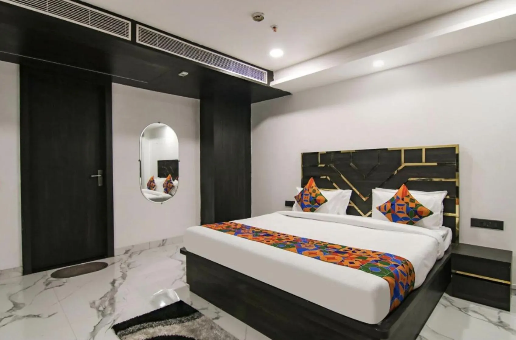 Bed in Hotel GreySky Karkardooma AnandVihar New Delhi