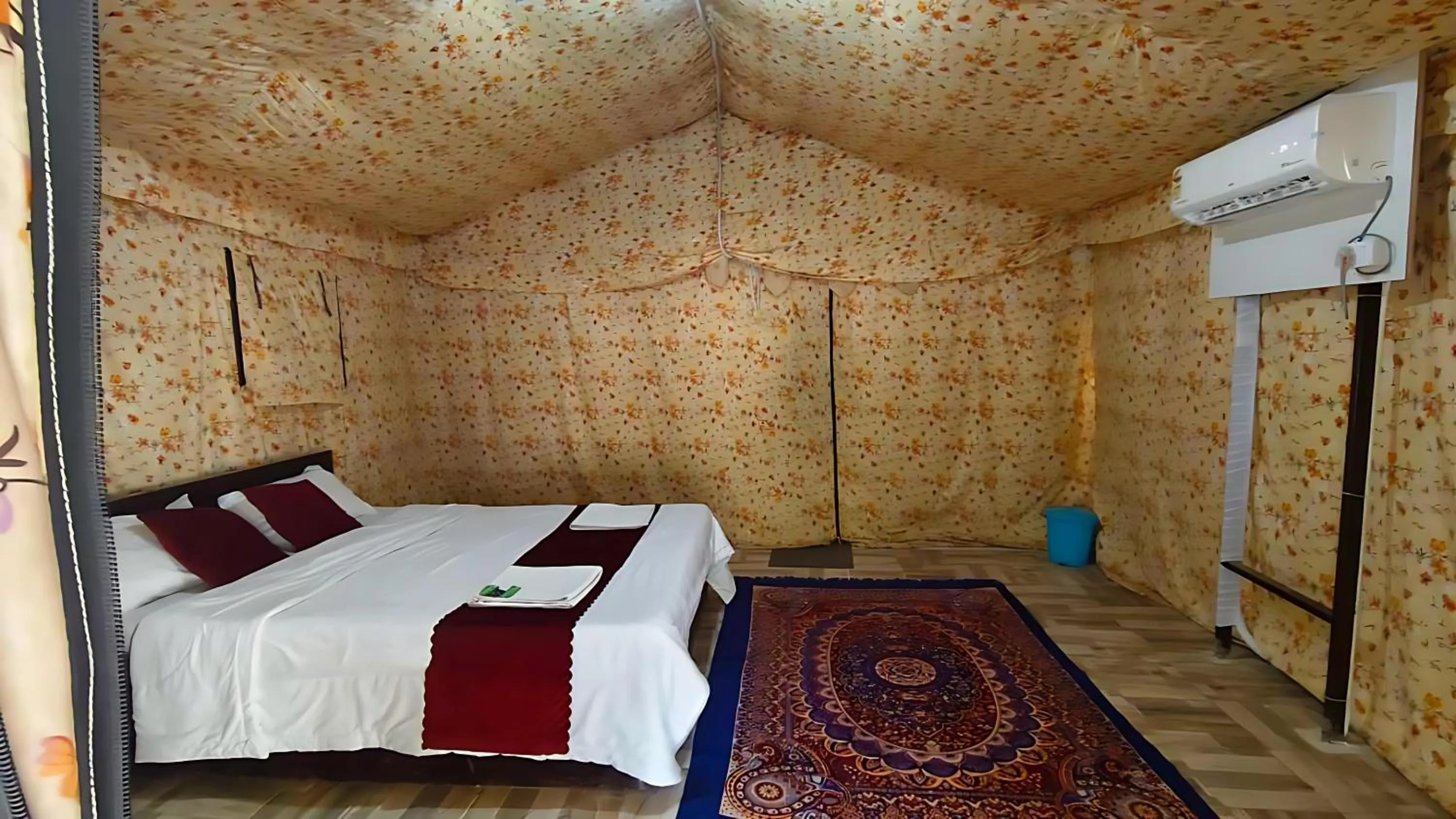 air conditioner, Bed in Brook Ville