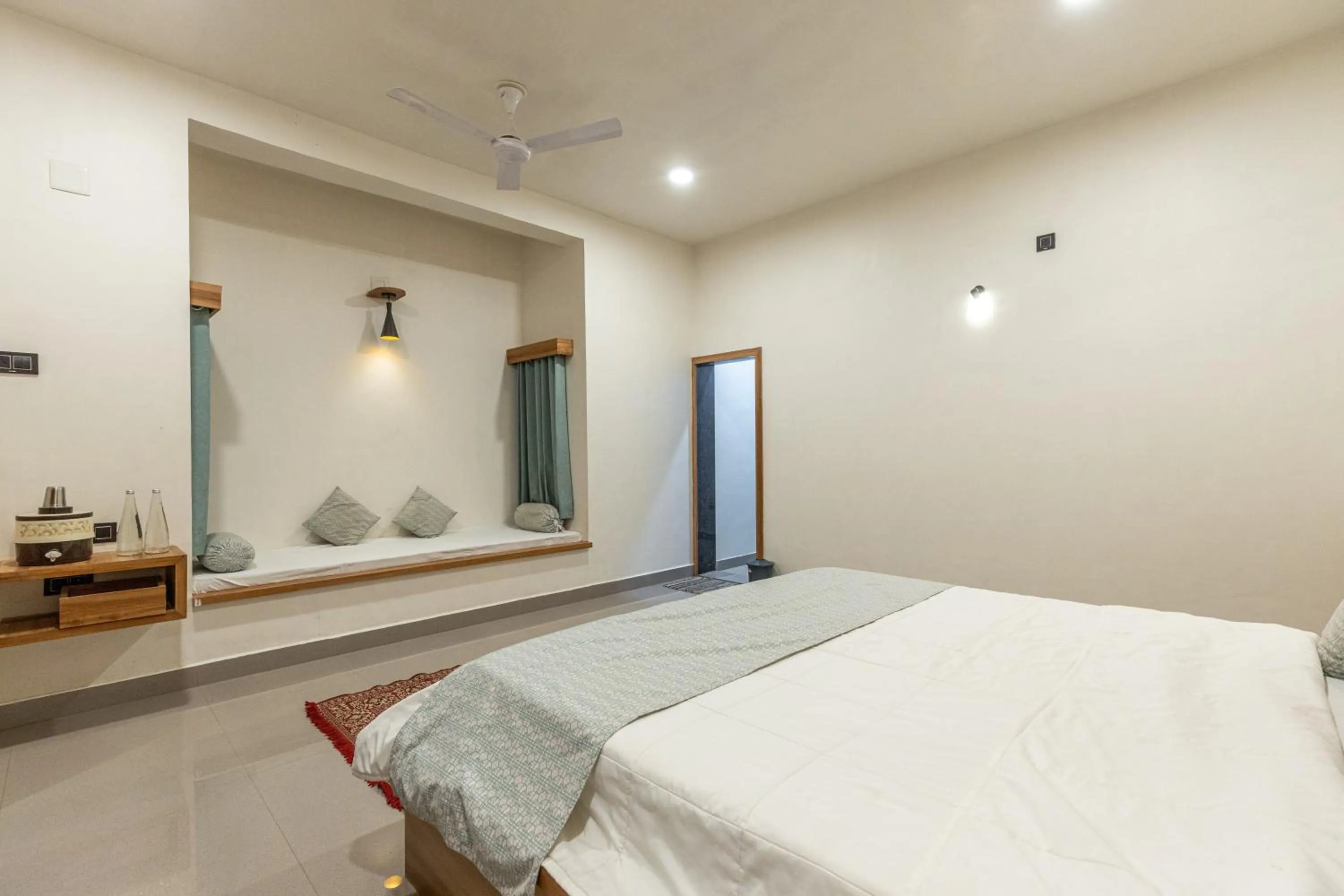 Photo of the whole room, Bed in Brook Ville