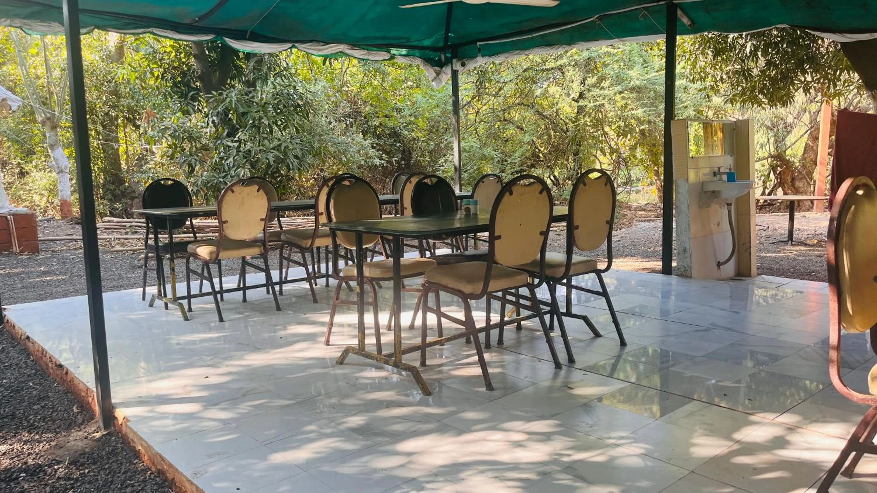 Restaurant/places to eat in Brook Ville