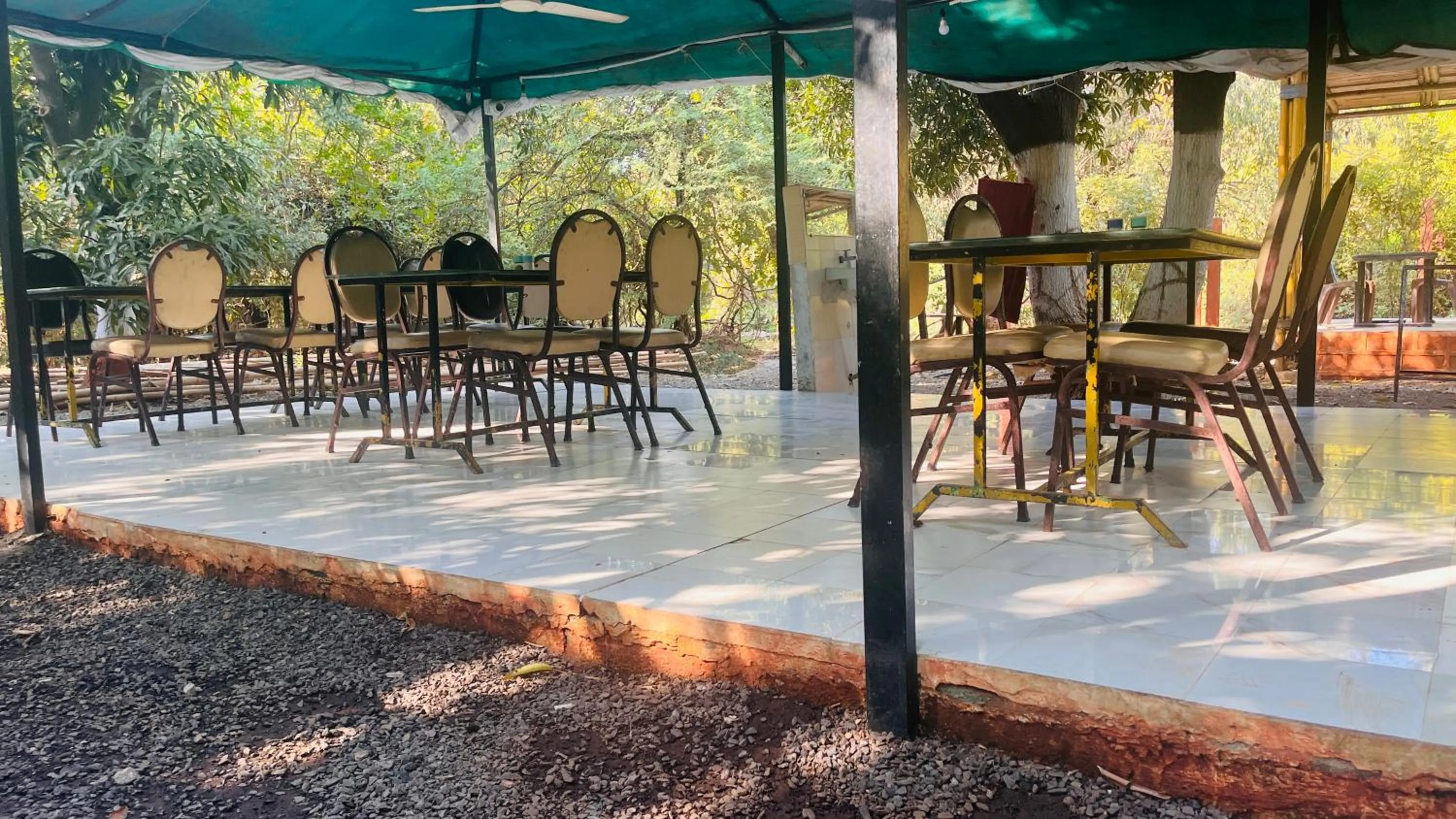 Restaurant/places to eat in Brook Ville