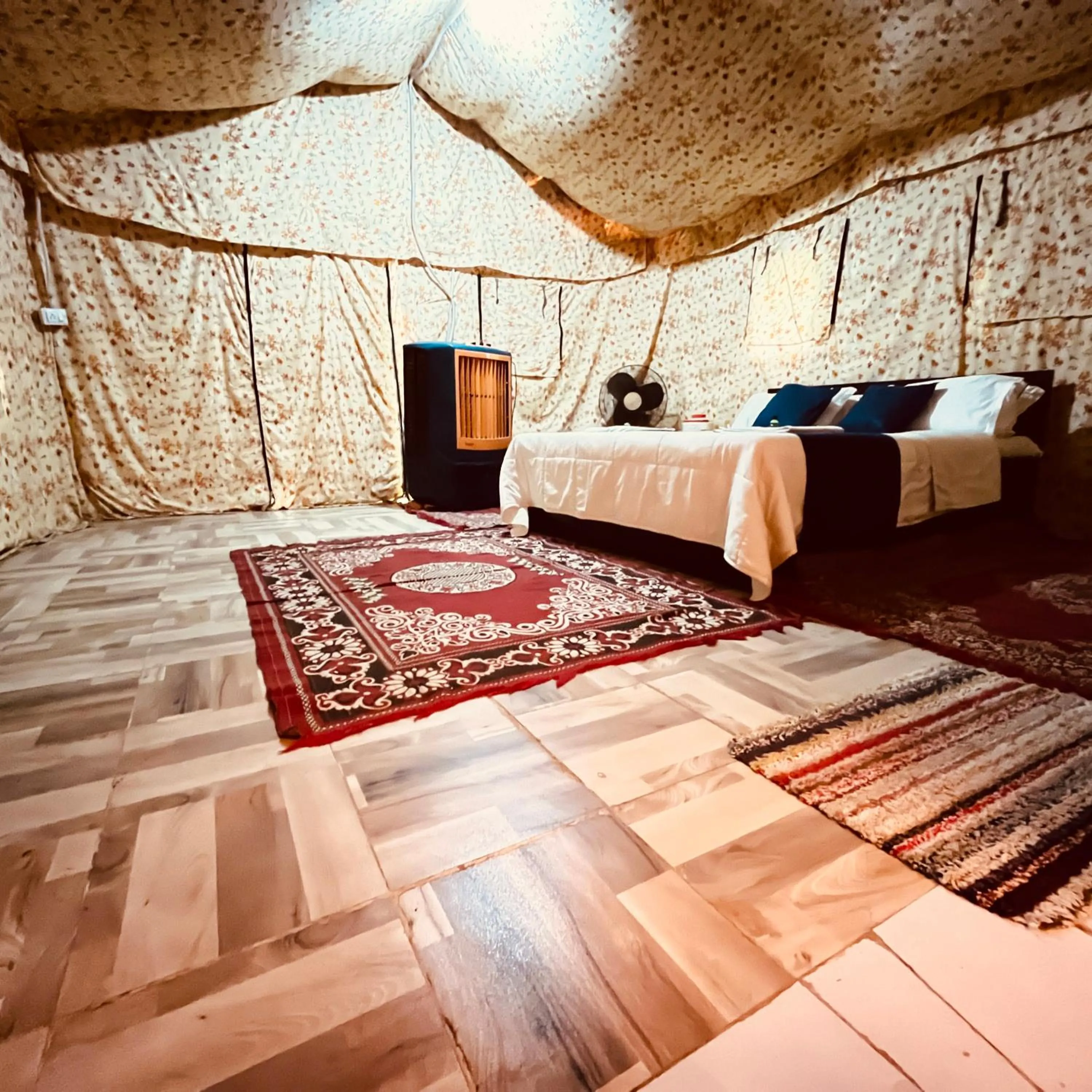 Living room, Bed in Brook Ville