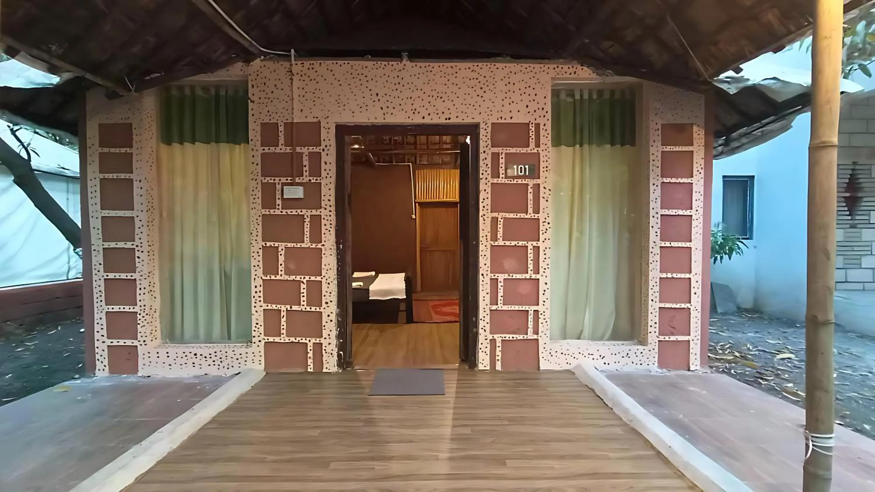 Facade/entrance in Brook Ville