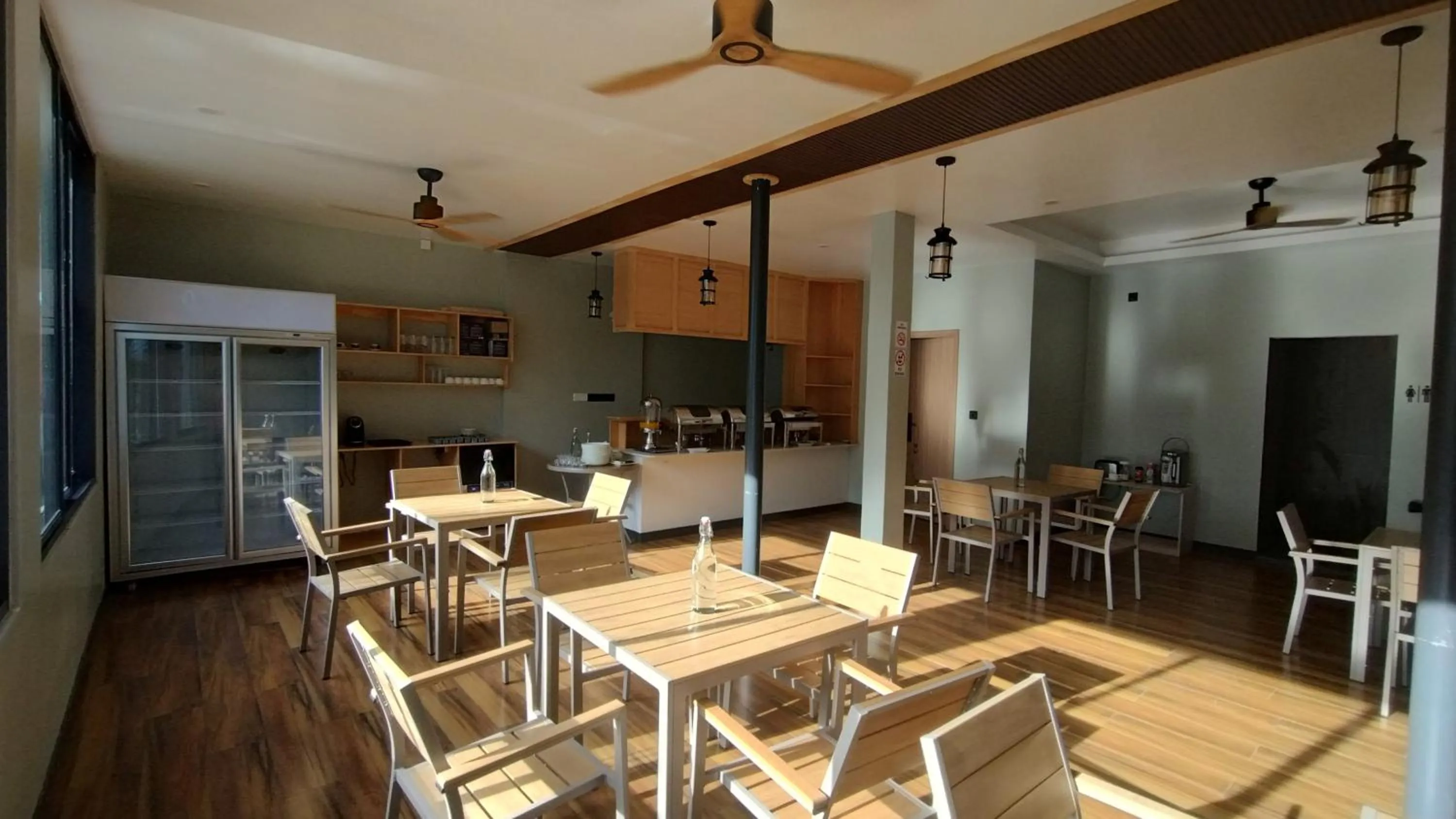 Restaurant/places to eat in Madi Grand Maldives