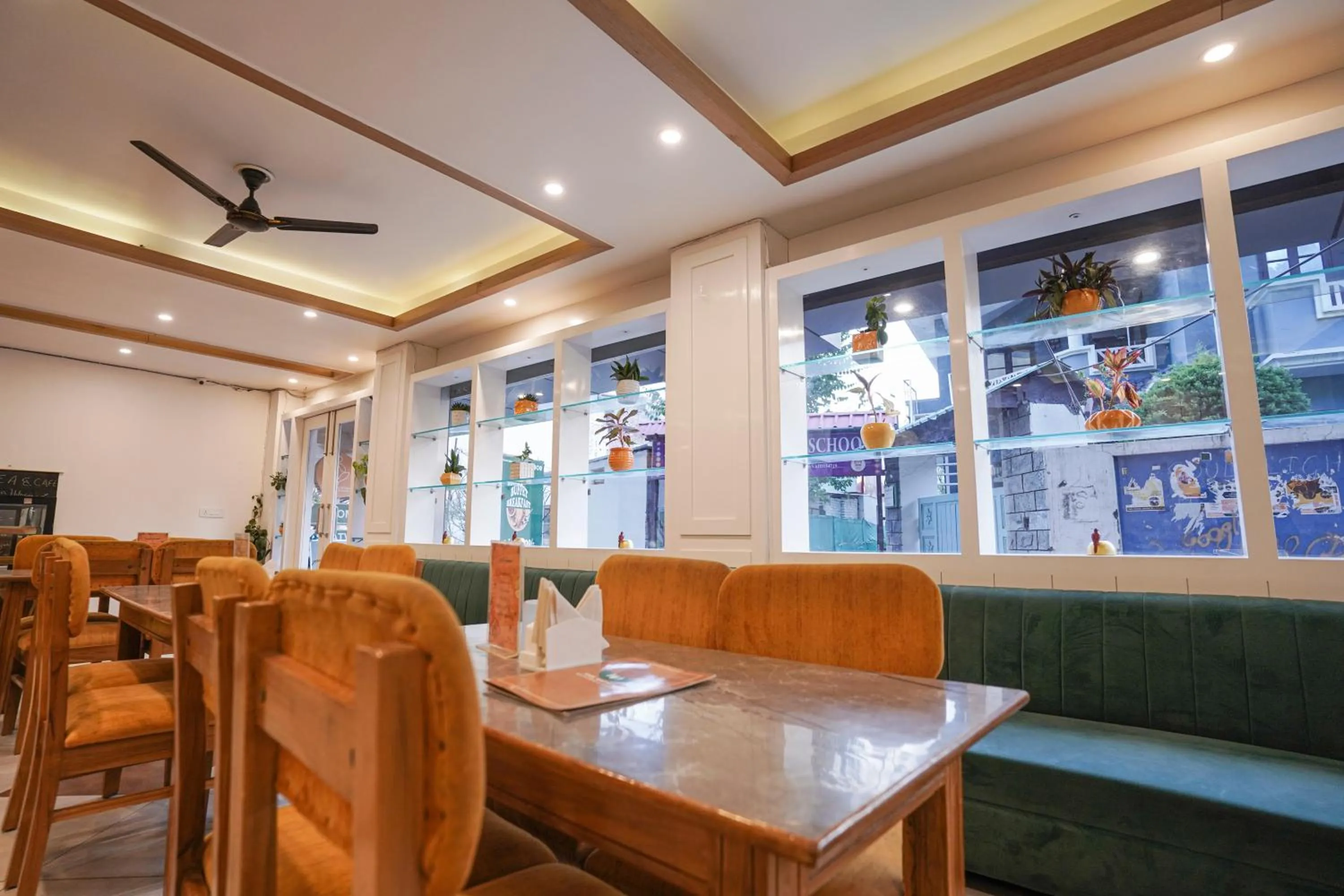 Restaurant/places to eat in Tripli Hotels Ayushman Retreat