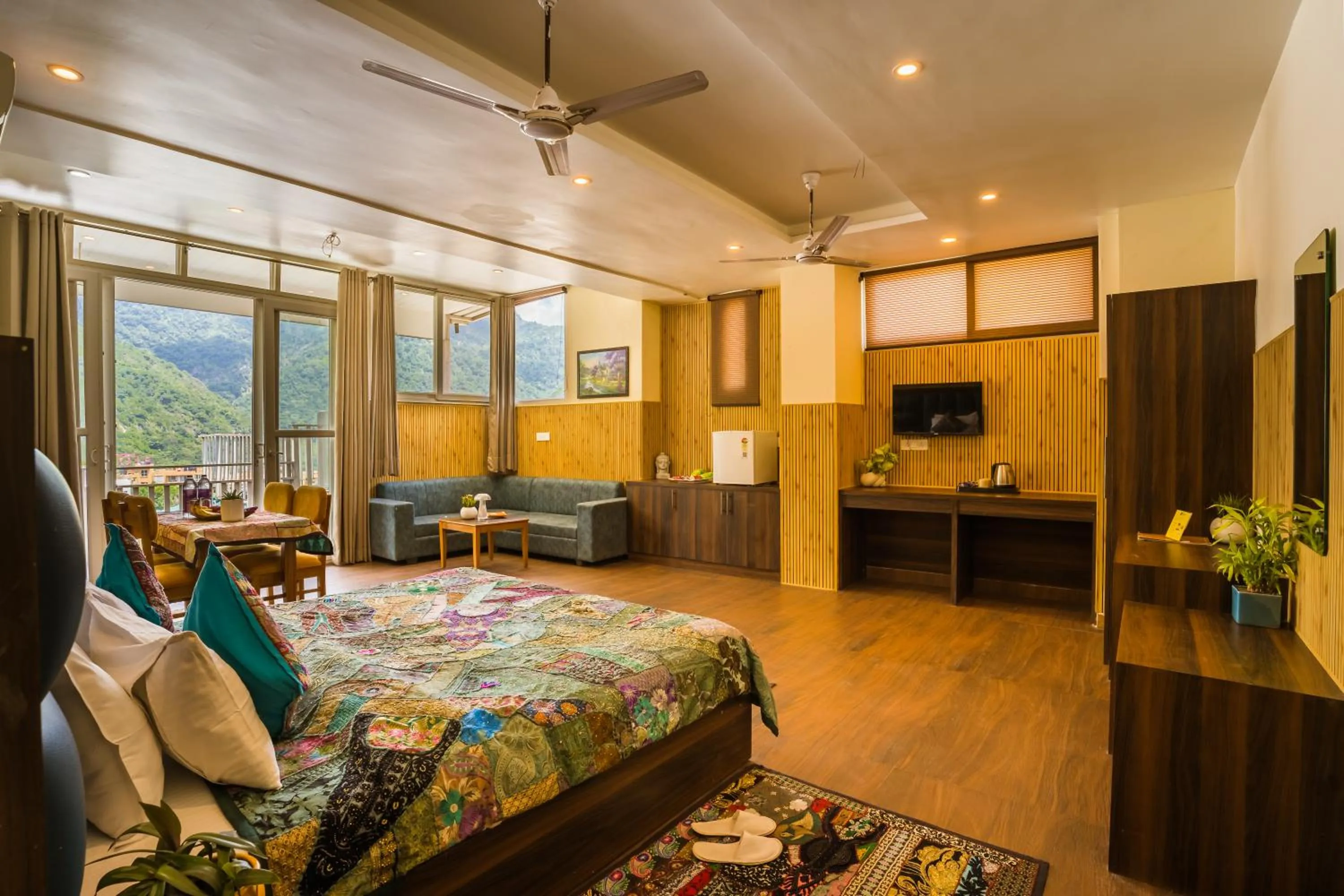 TV and multimedia in Tripli Hotels Ayushman Retreat