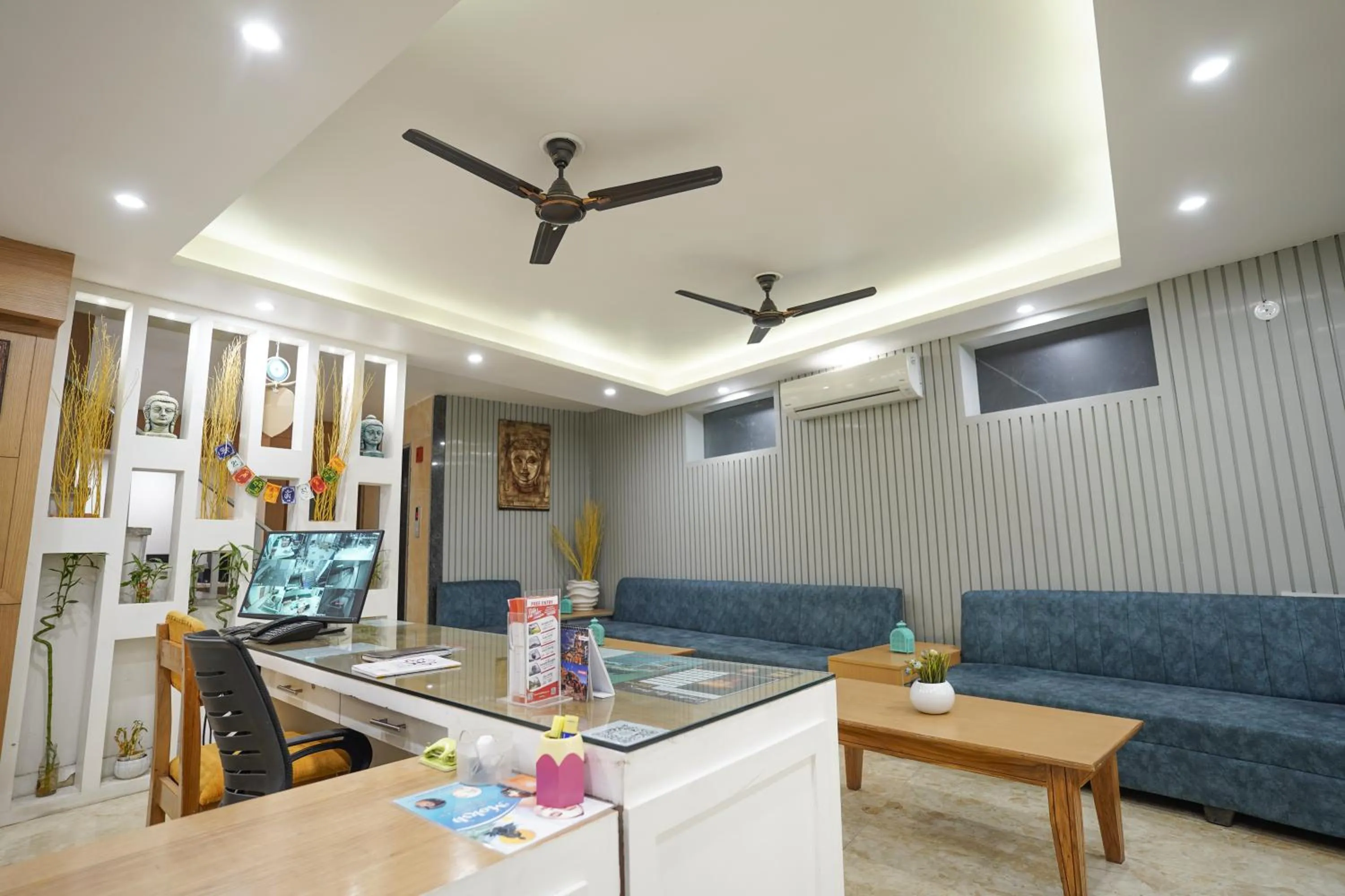 Lobby or reception in Tripli Hotels Ayushman Retreat